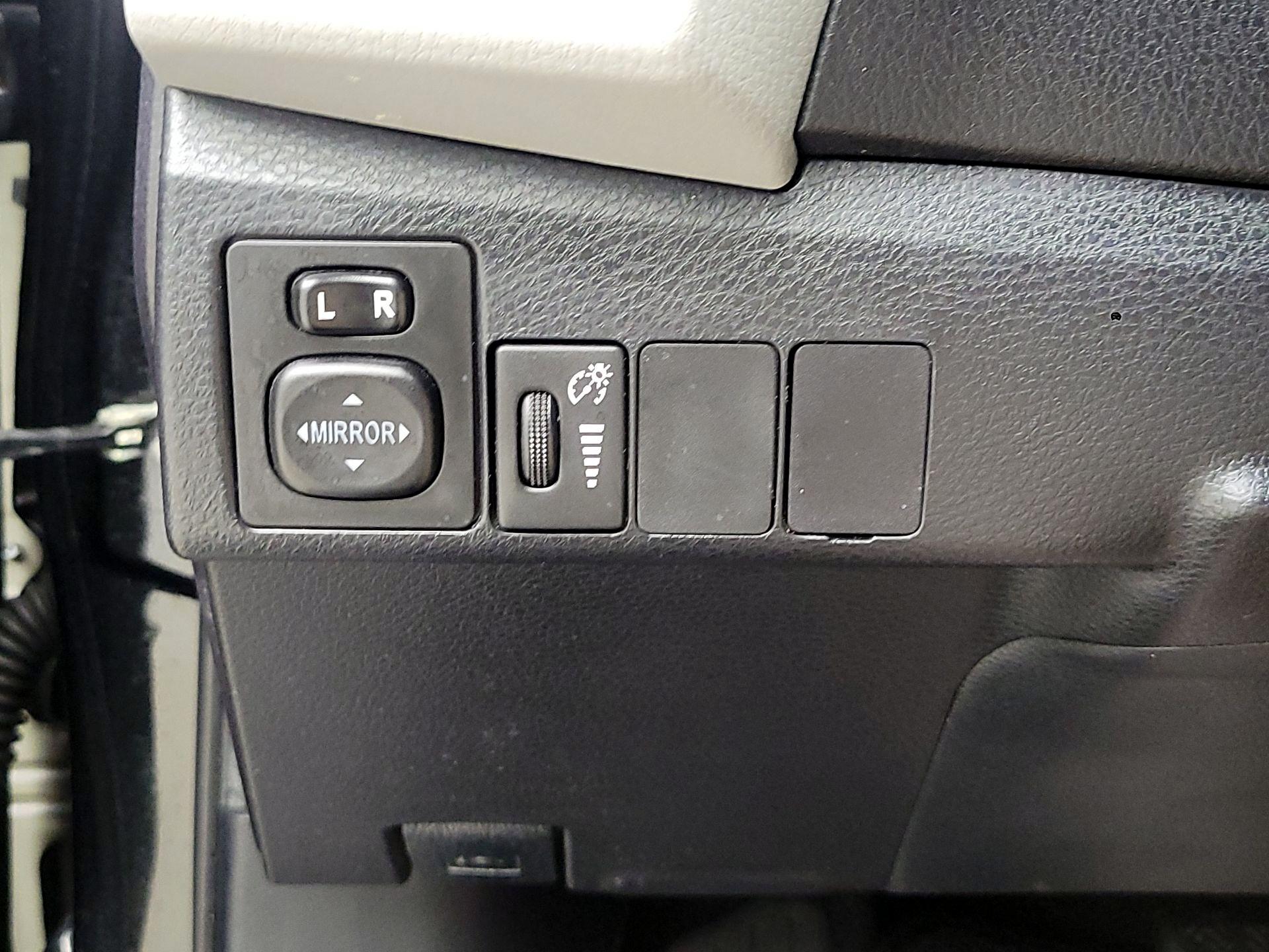 Thumbnail: 2015 Toyota Corolla - 13