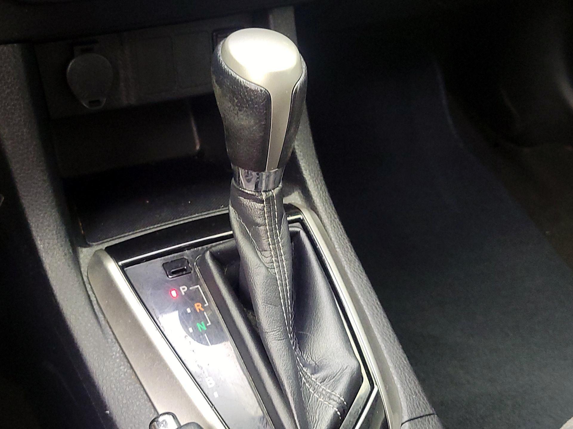 Thumbnail: 2015 Toyota Corolla - 17
