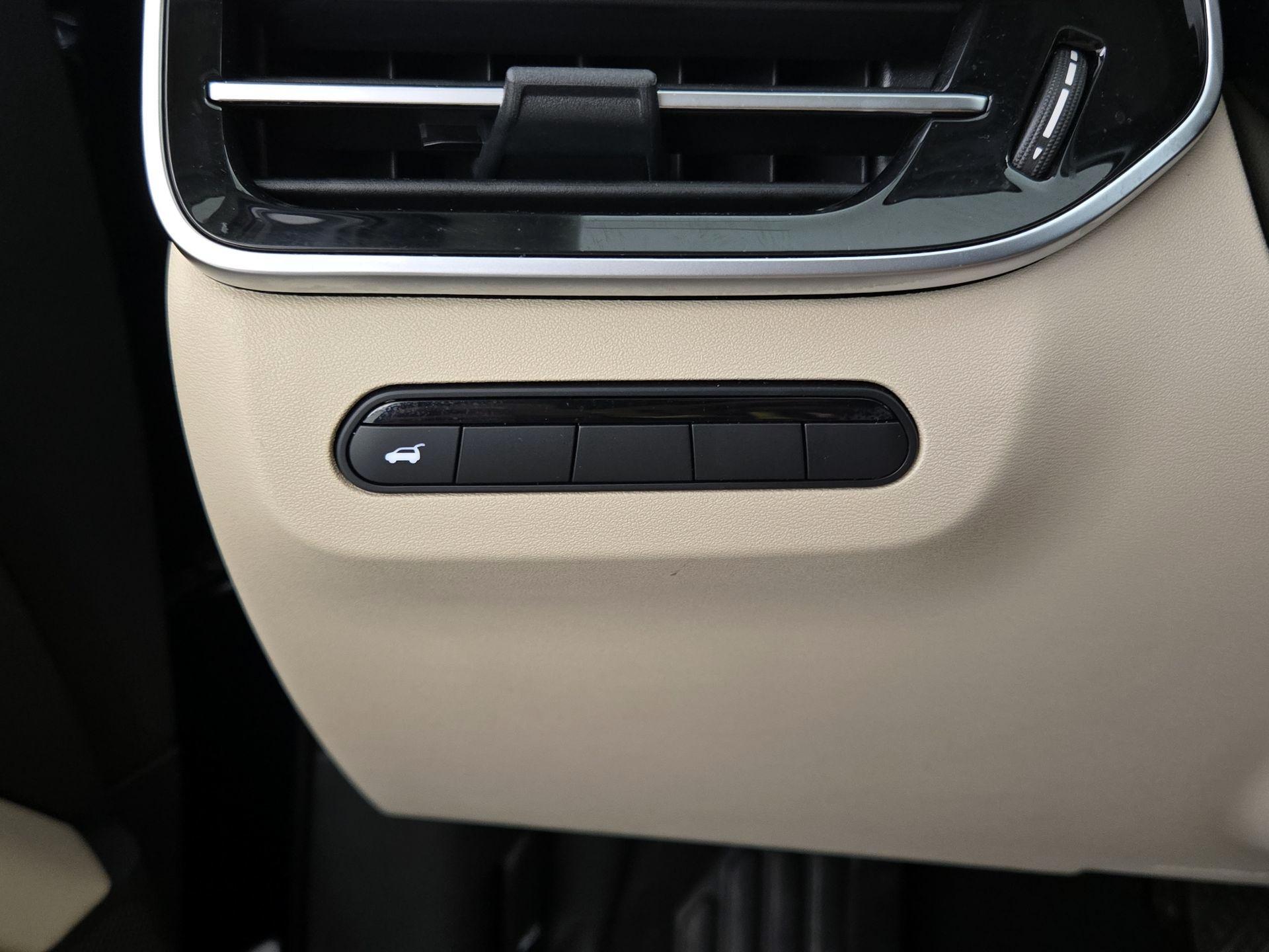 Thumbnail: 2024 INFINITI QX60 - 13