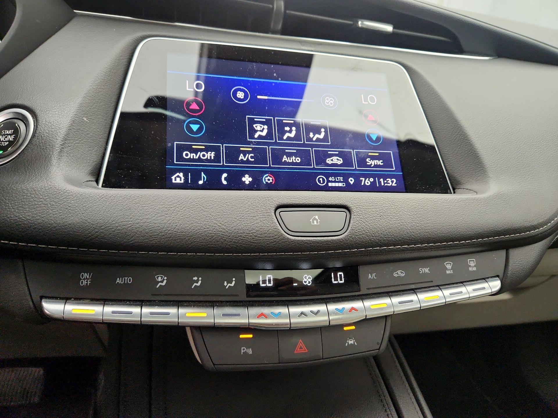Thumbnail: 2023 Cadillac XT4 - 16