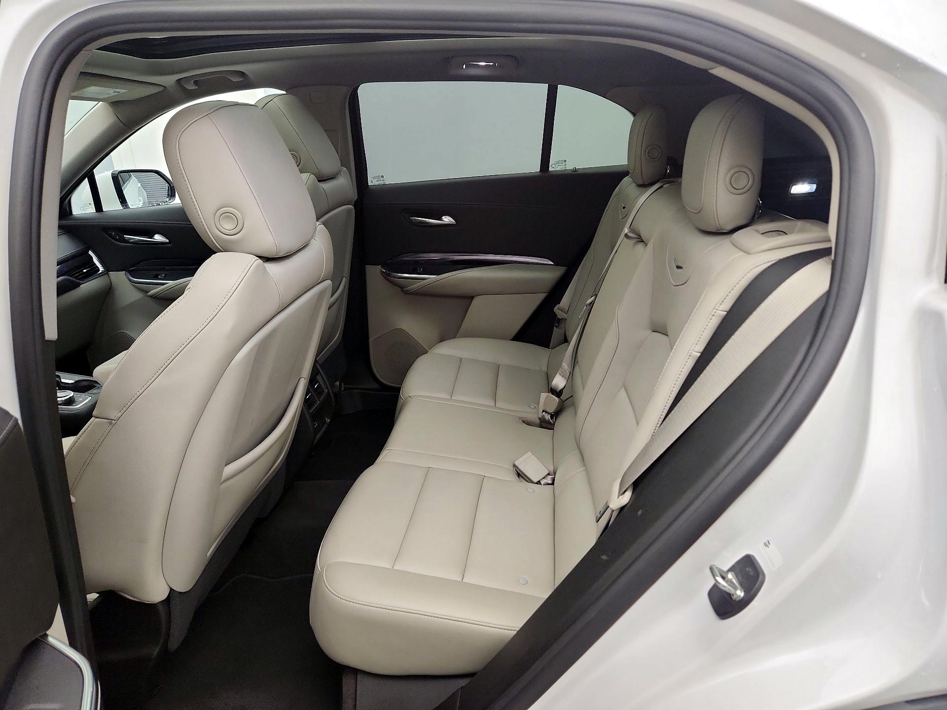 Thumbnail: 2023 Cadillac XT4 - 20