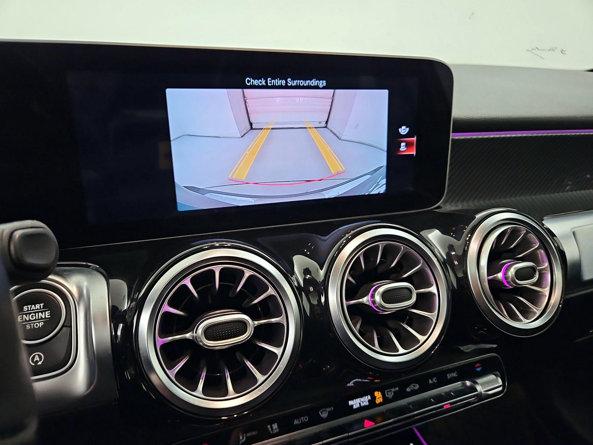 Thumbnail: 2021 Mercedes-Benz GLB - 15