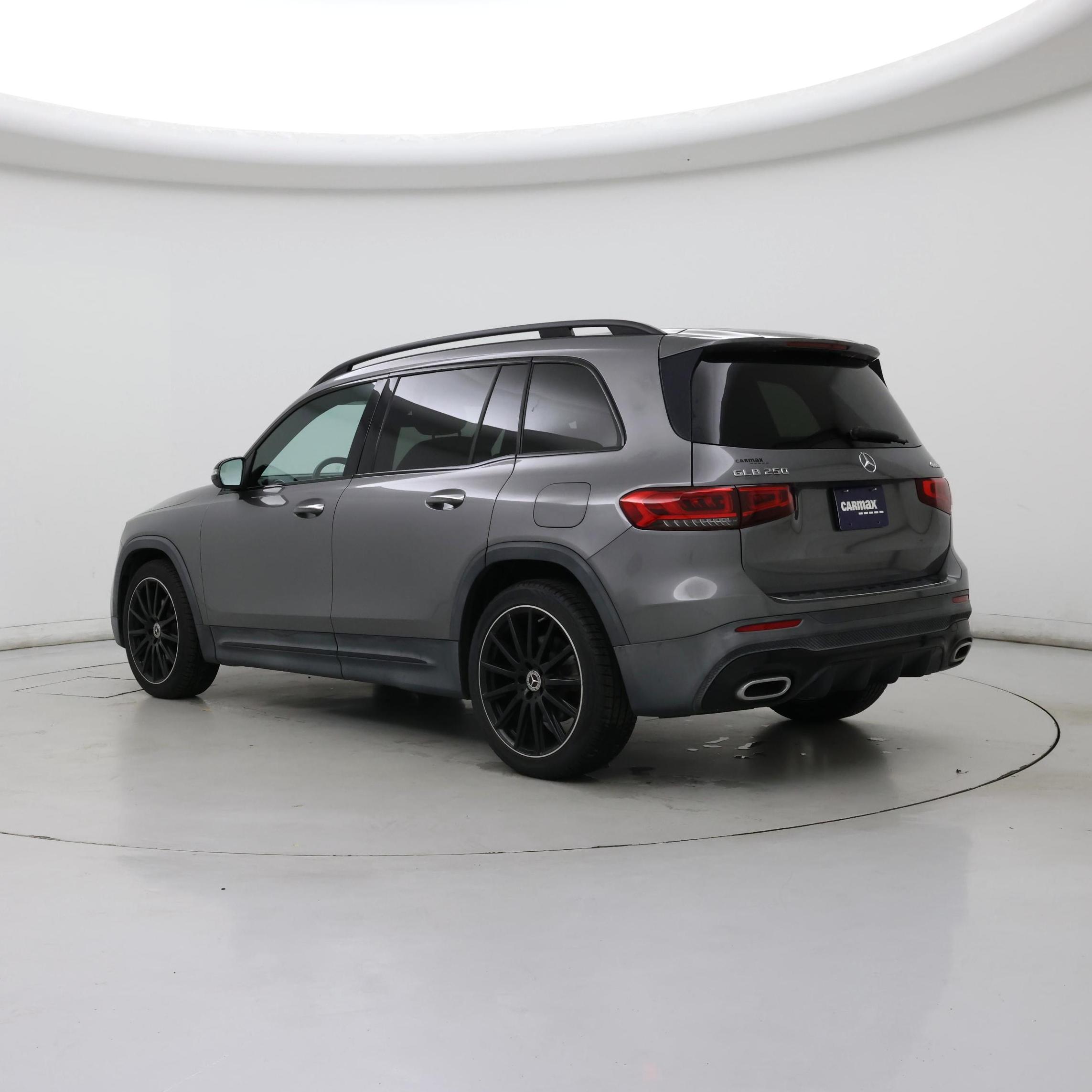 Thumbnail: 2021 Mercedes-Benz GLB - 2