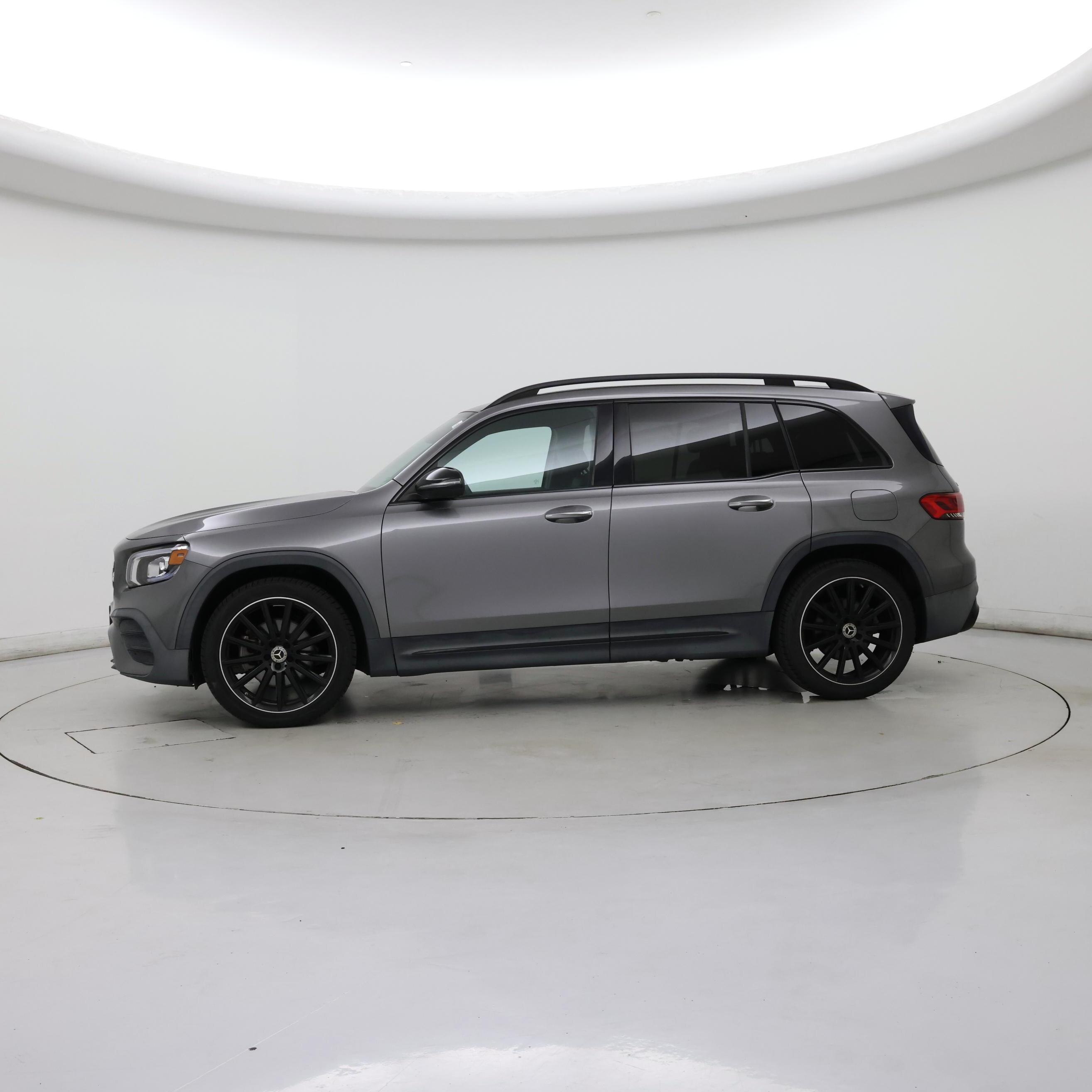 Thumbnail: 2021 Mercedes-Benz GLB - 3