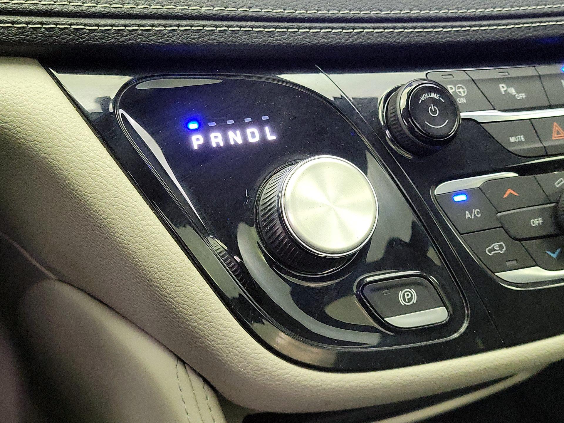 Thumbnail: 2022 Chrysler Pacifica - 18