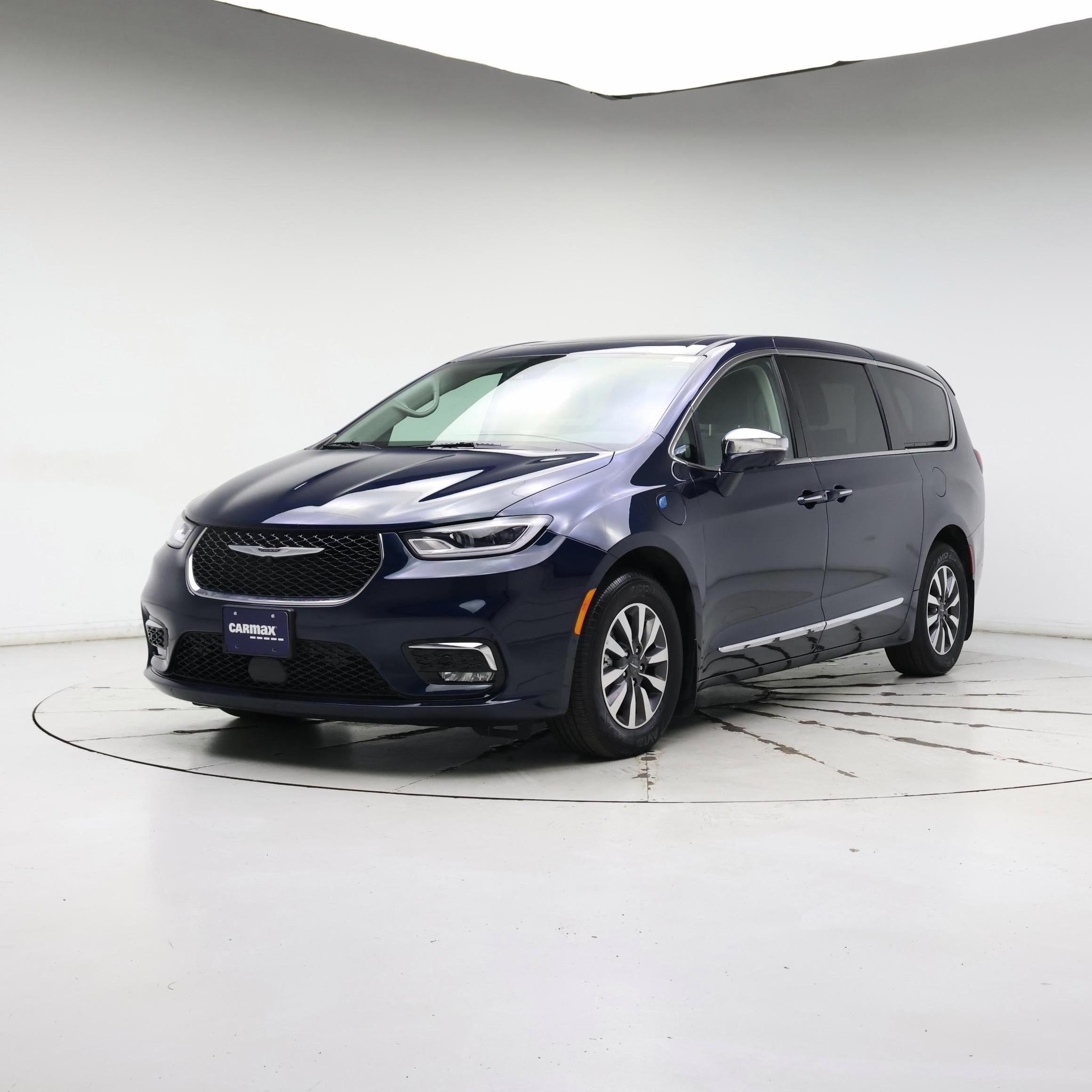 Thumbnail: 2022 Chrysler Pacifica - 4