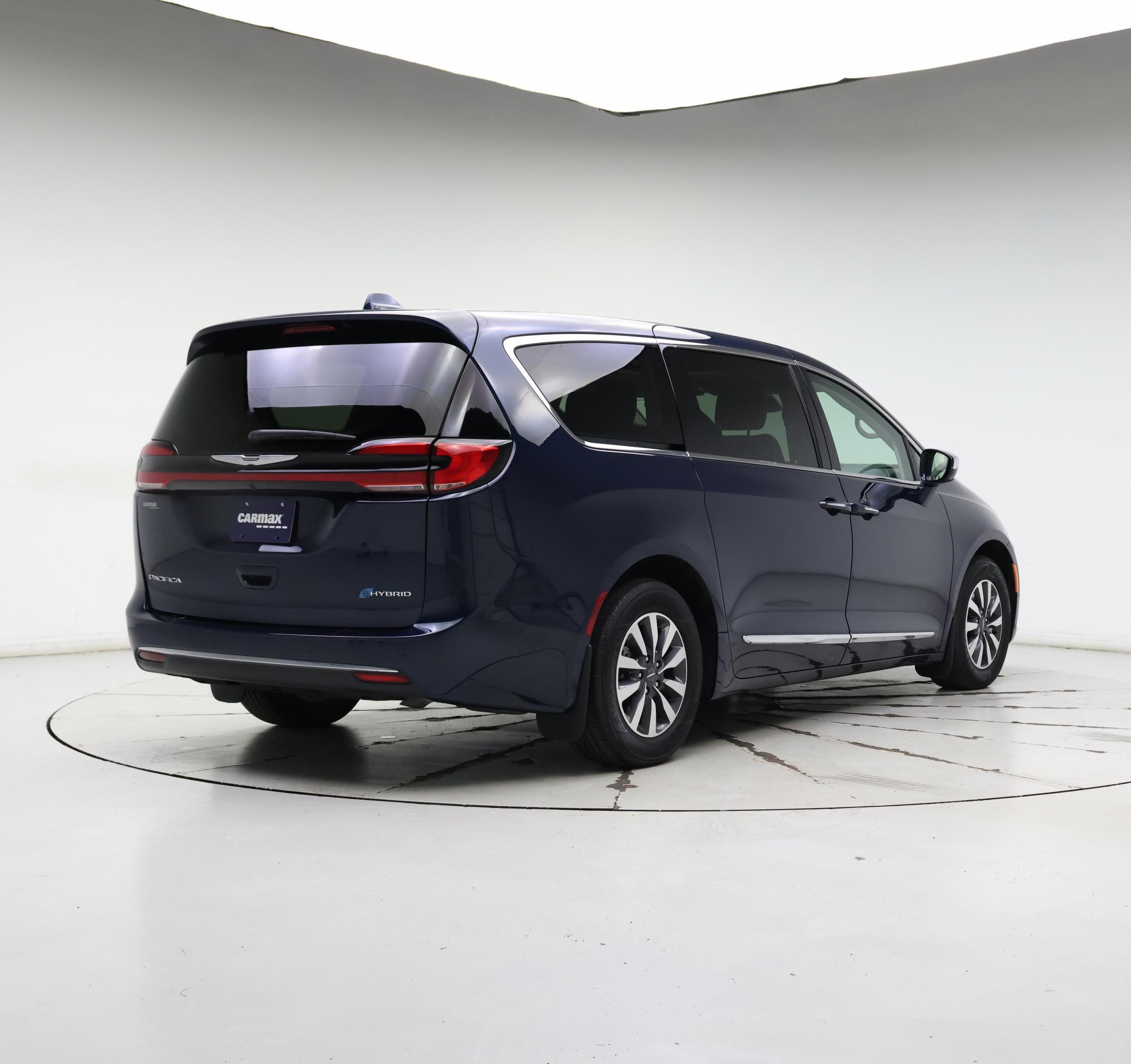 Thumbnail: 2022 Chrysler Pacifica - 8