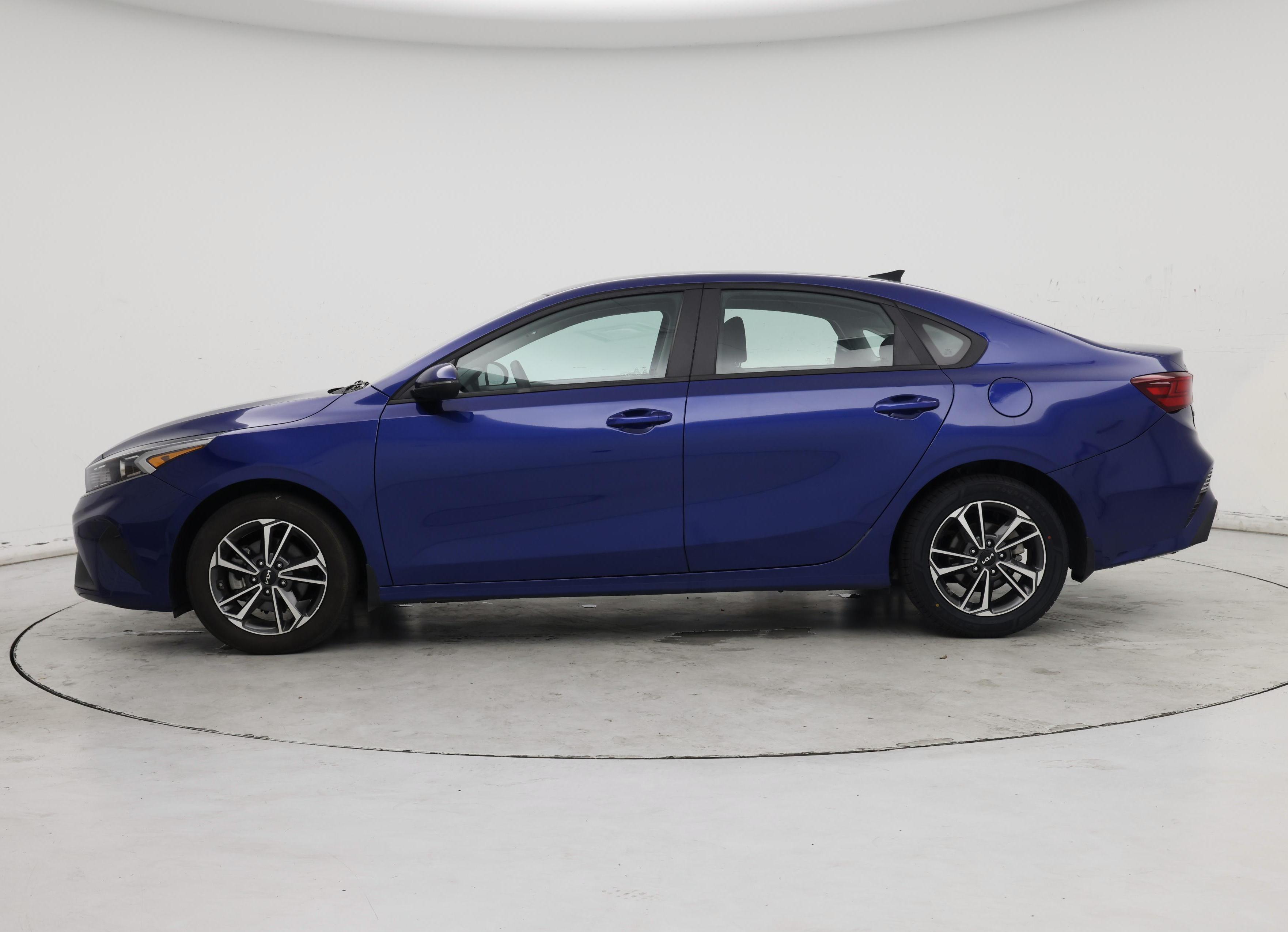Thumbnail: 2023 Kia Forte - 3