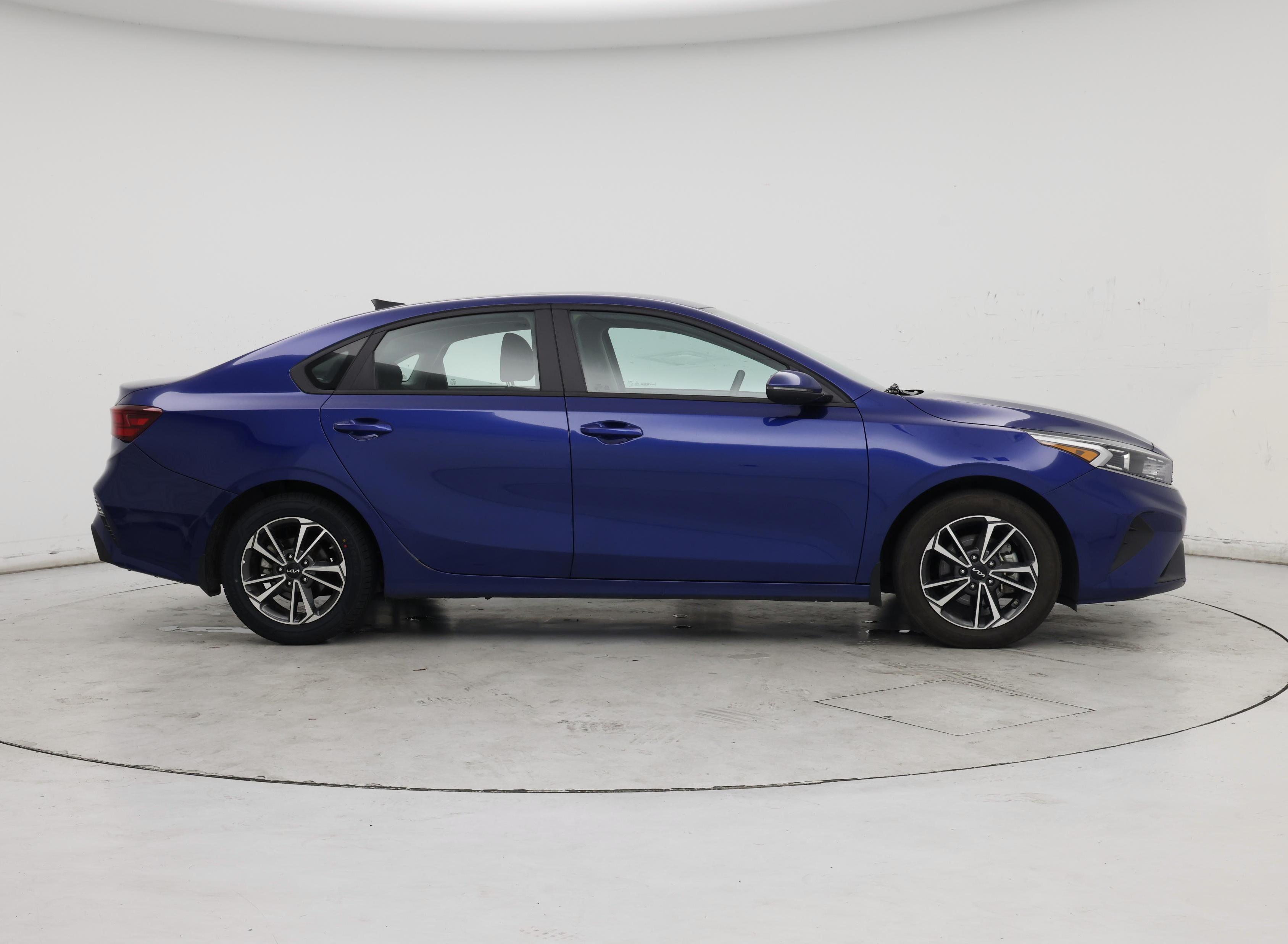 Thumbnail: 2023 Kia Forte - 7