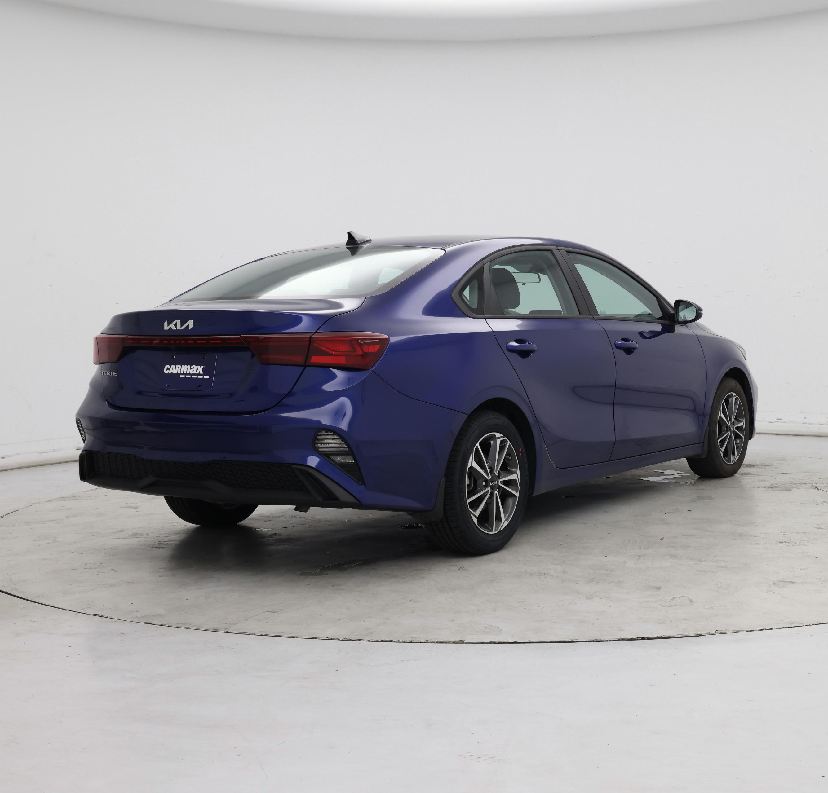 Thumbnail: 2023 Kia Forte - 8