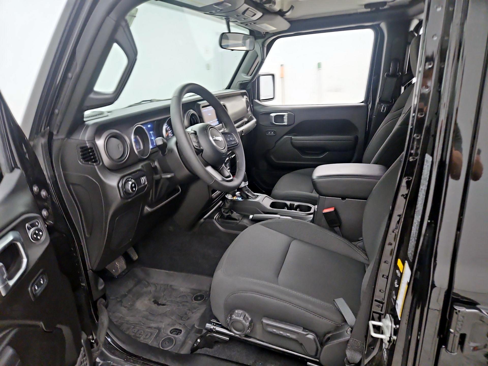 Thumbnail: 2023 Jeep Gladiator - 11