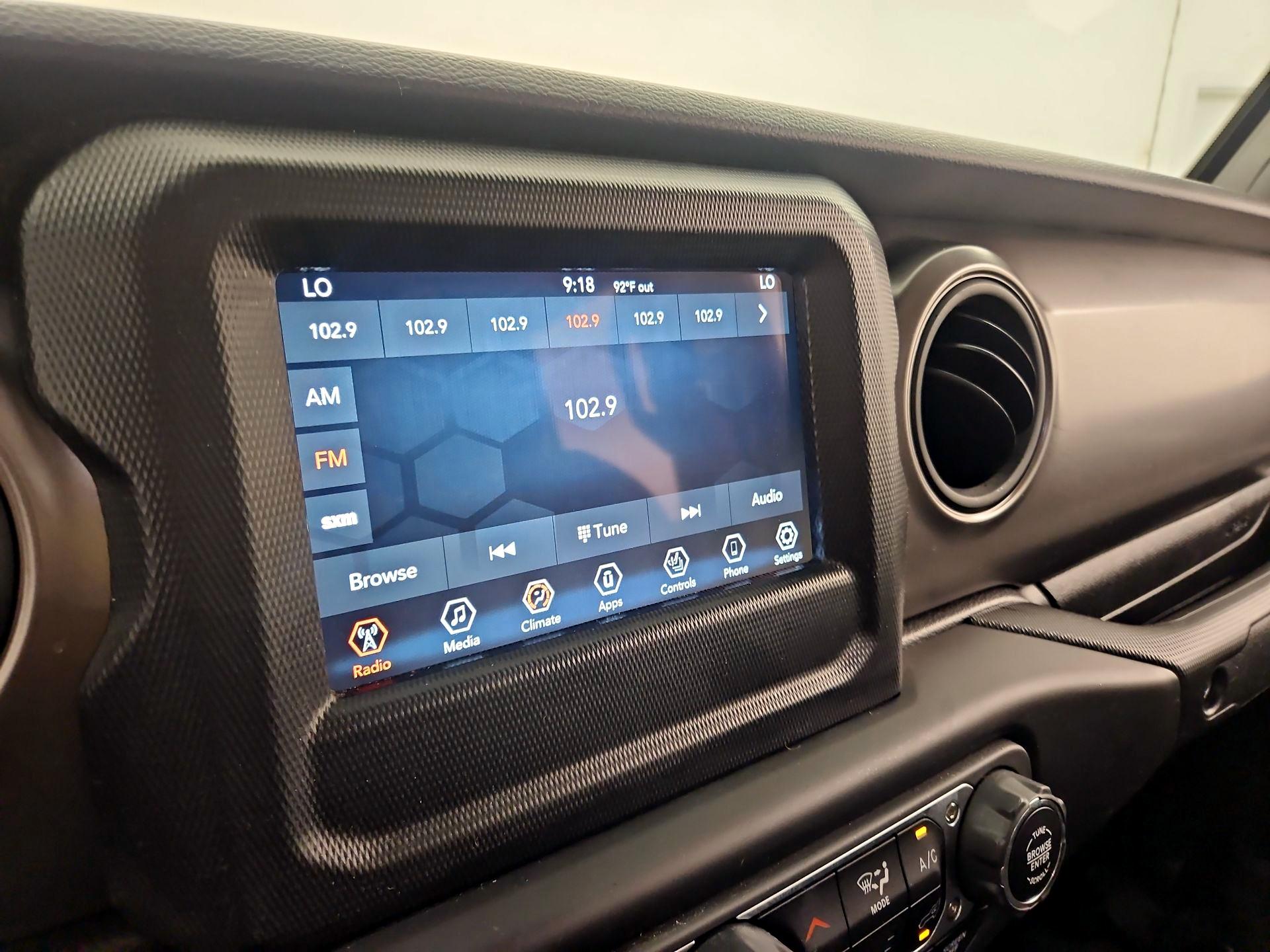 Thumbnail: 2023 Jeep Gladiator - 15
