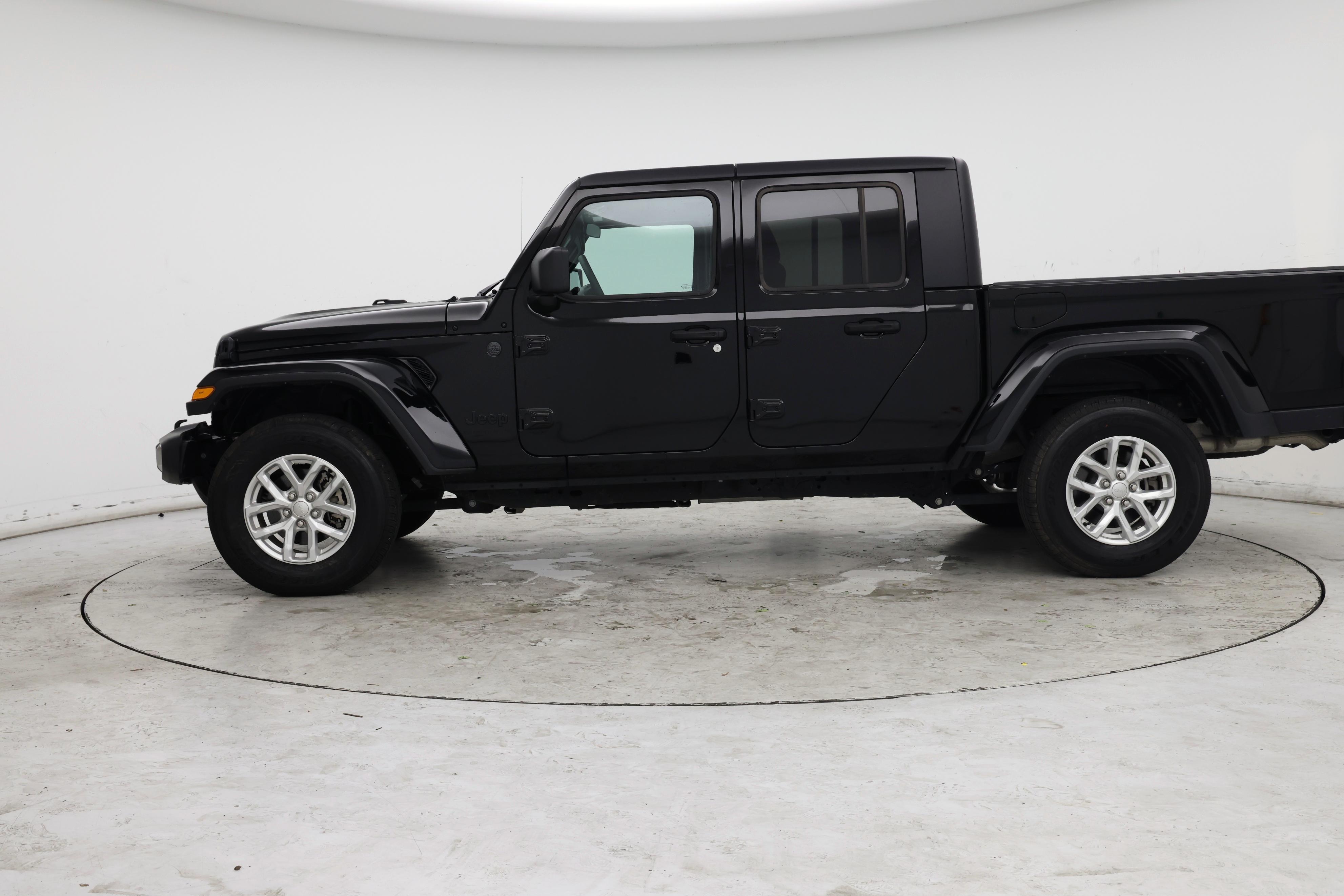 Thumbnail: 2023 Jeep Gladiator - 3