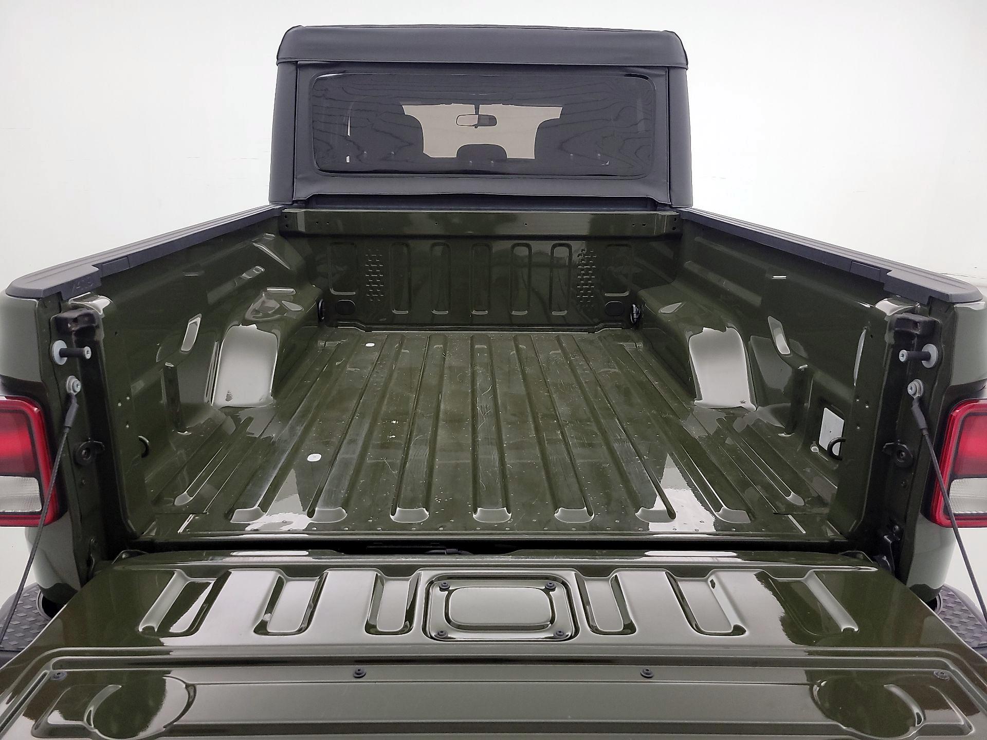 Thumbnail: 2022 Jeep Gladiator - 20