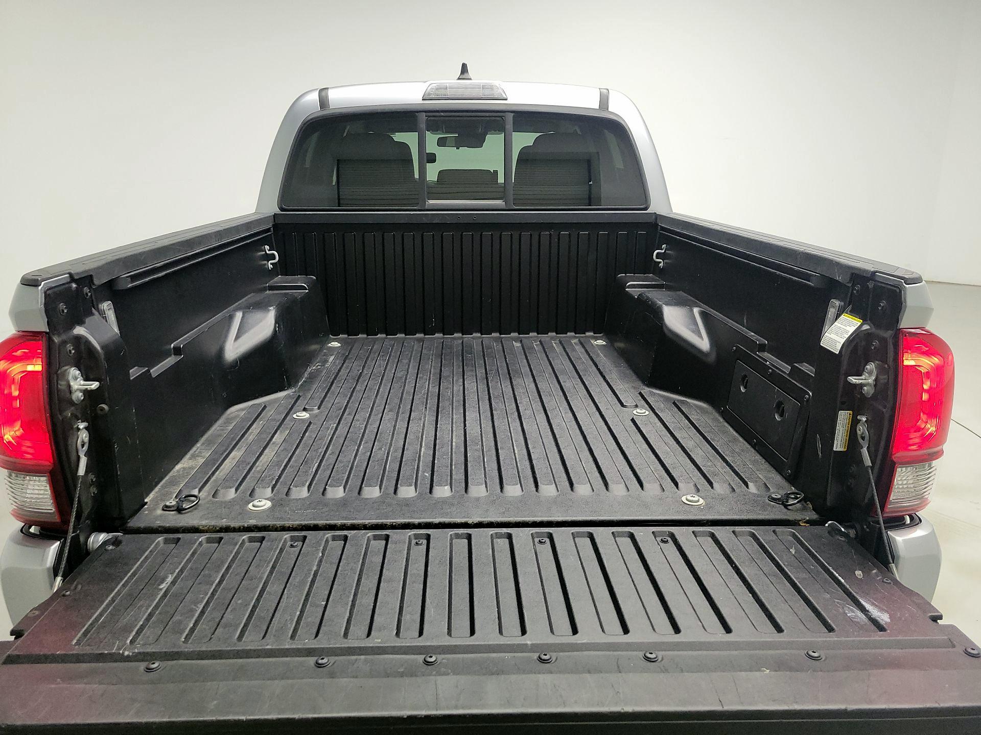 Thumbnail: 2022 Toyota Tacoma - 18
