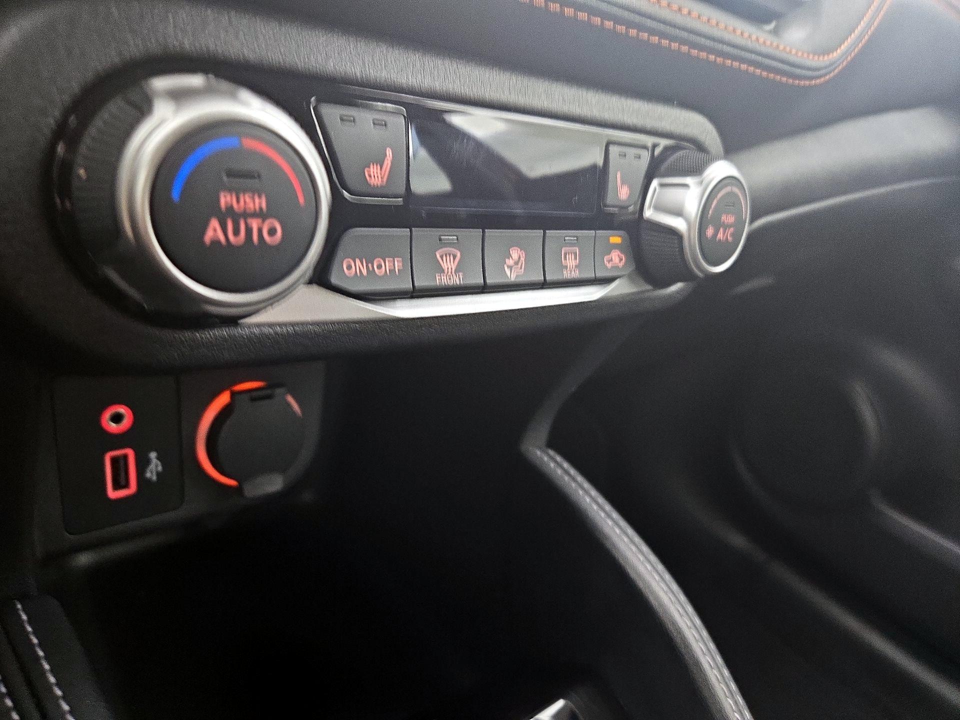 Thumbnail: 2020 Nissan Kicks - 15
