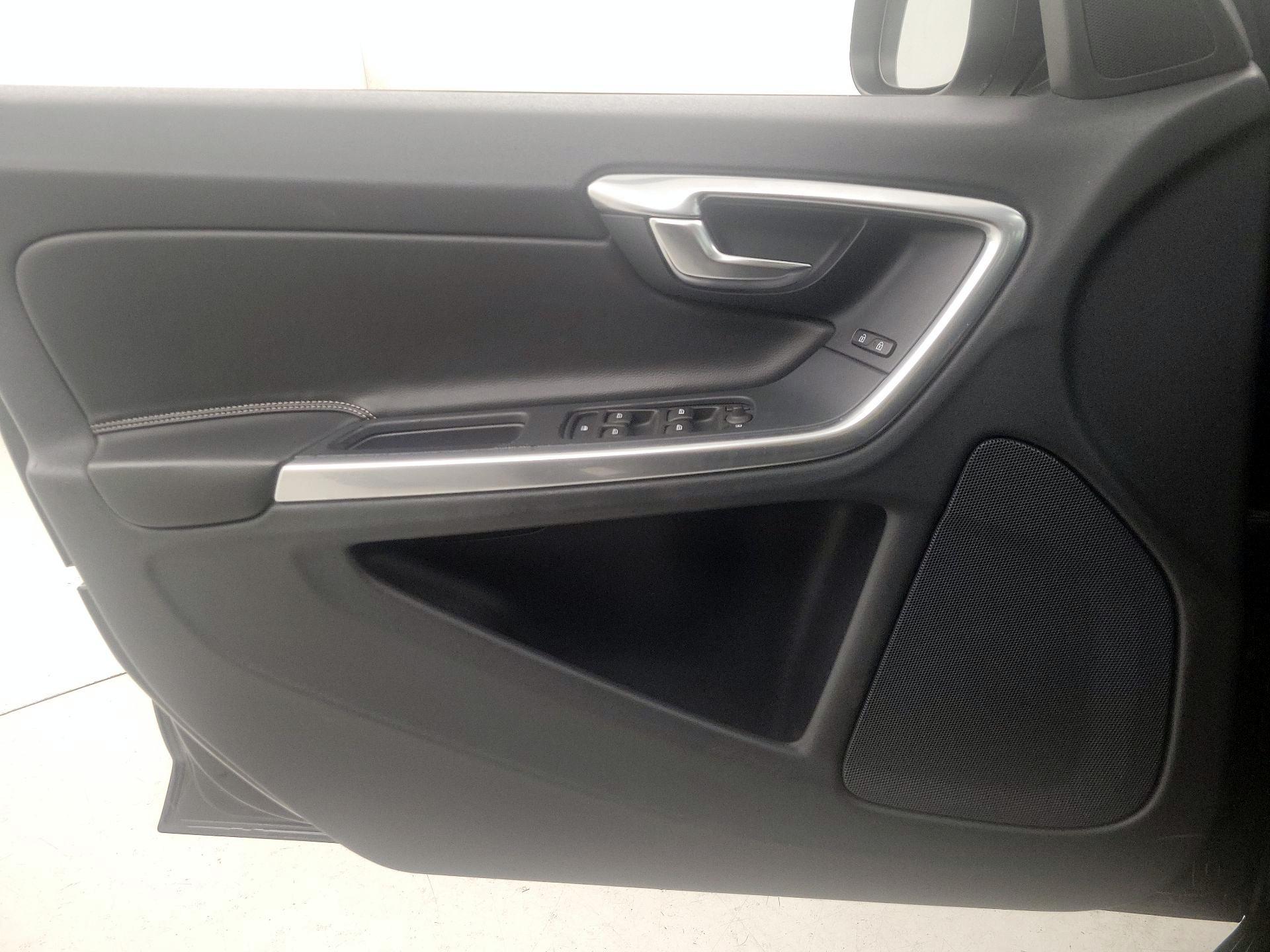 Thumbnail: 2018 Volvo S60 - 12