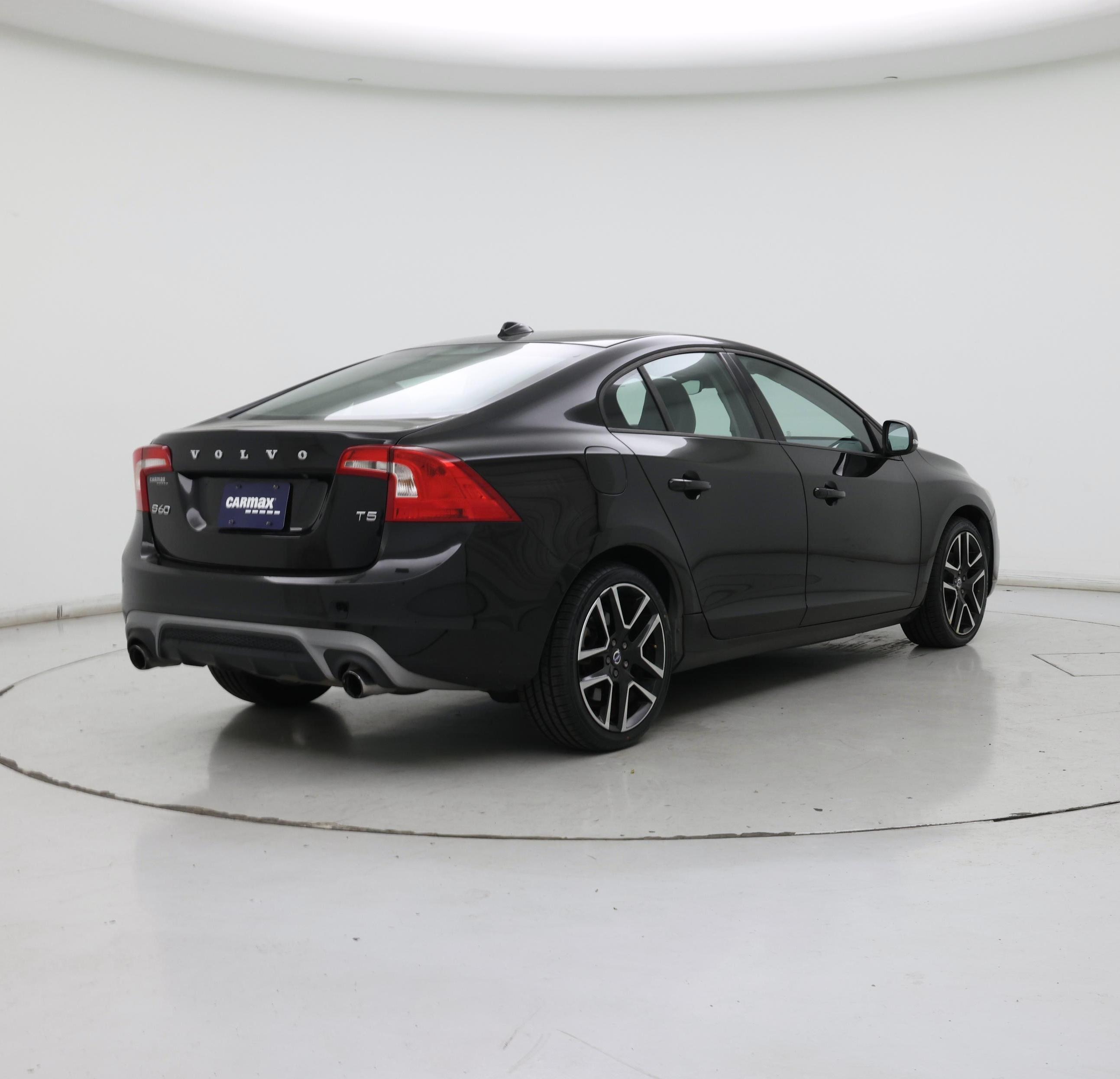 Thumbnail: 2018 Volvo S60 - 8