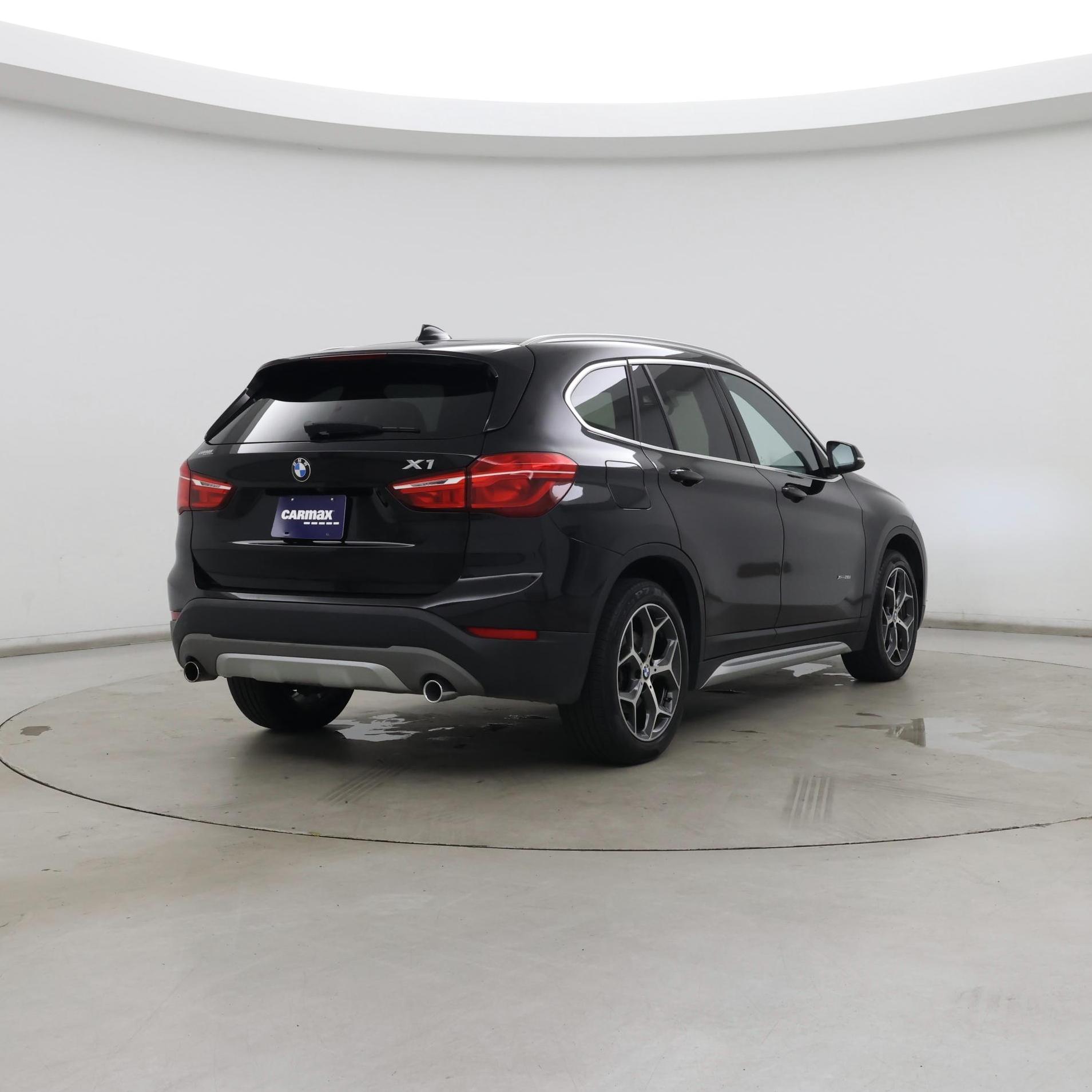 Thumbnail: 2018 BMW X1 - 8