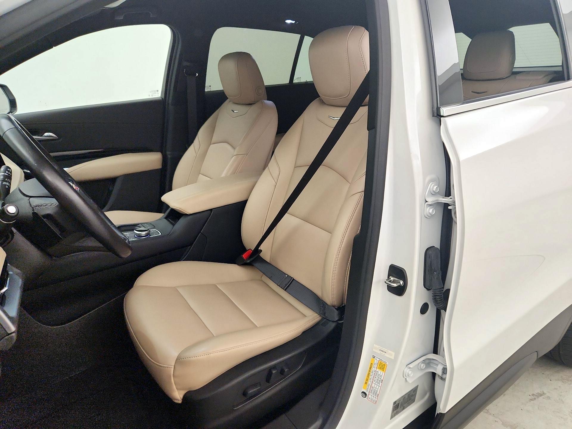 Thumbnail: 2024 Cadillac XT4 - 11