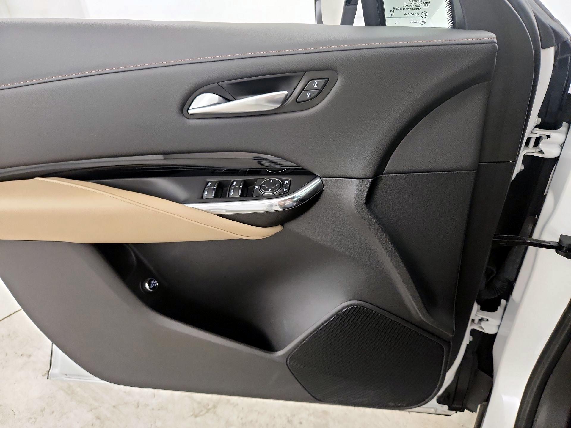 Thumbnail: 2024 Cadillac XT4 - 12