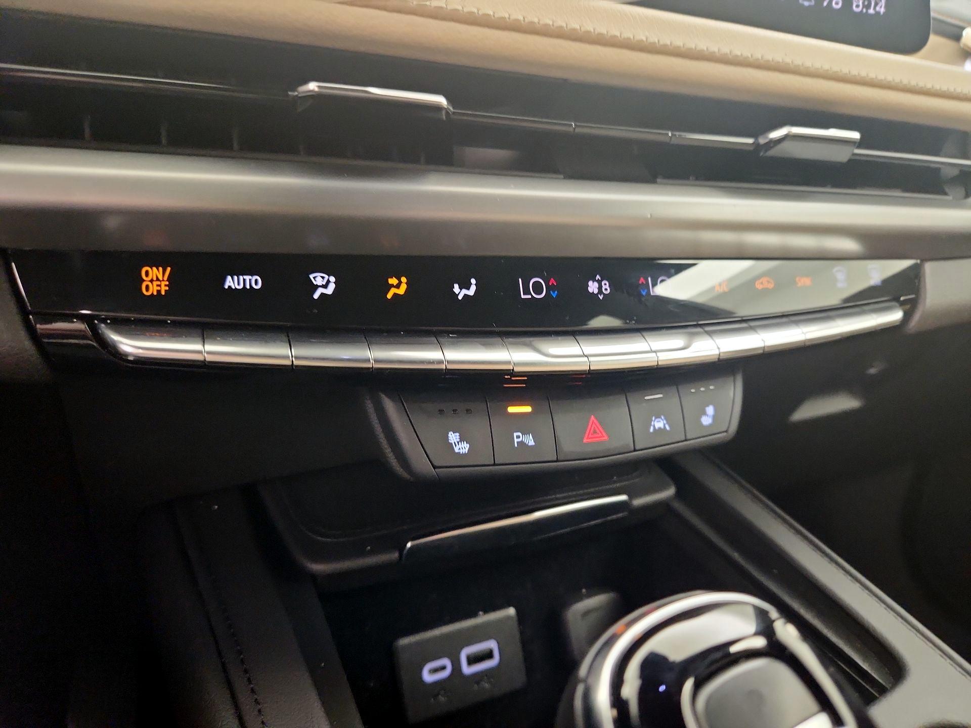 Thumbnail: 2024 Cadillac XT4 - 16