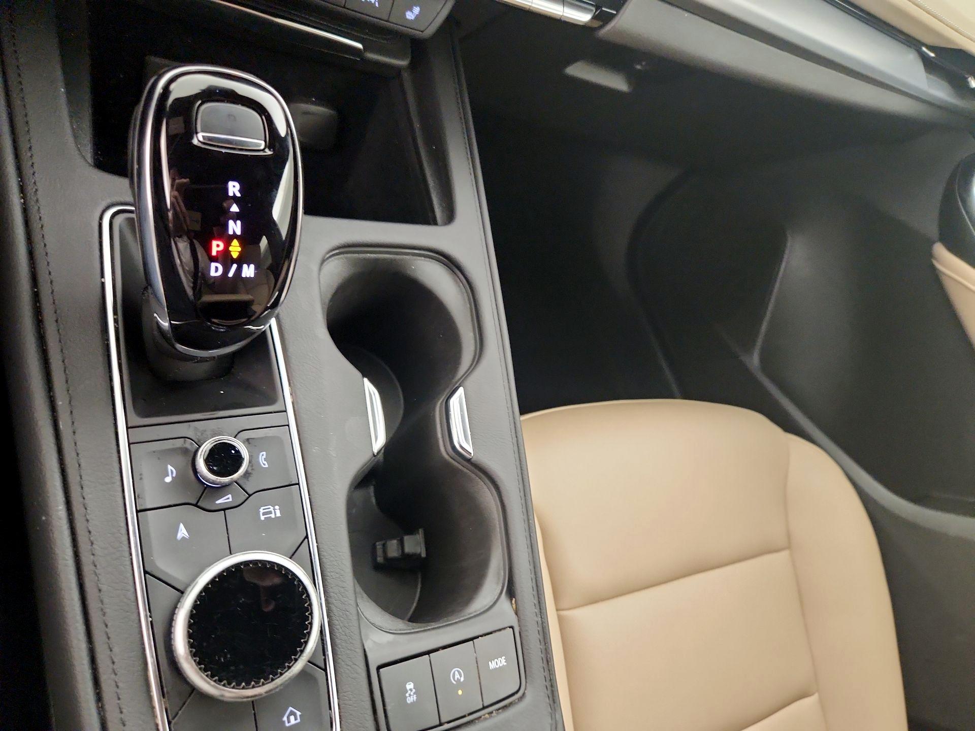 Thumbnail: 2024 Cadillac XT4 - 17