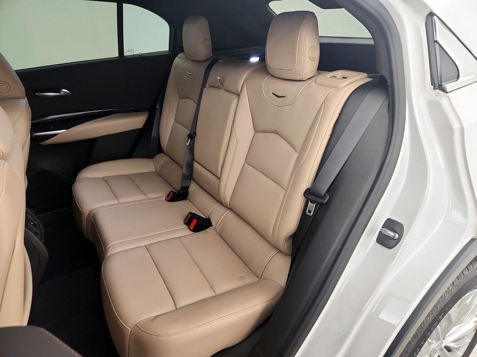Thumbnail: 2024 Cadillac XT4 - 19