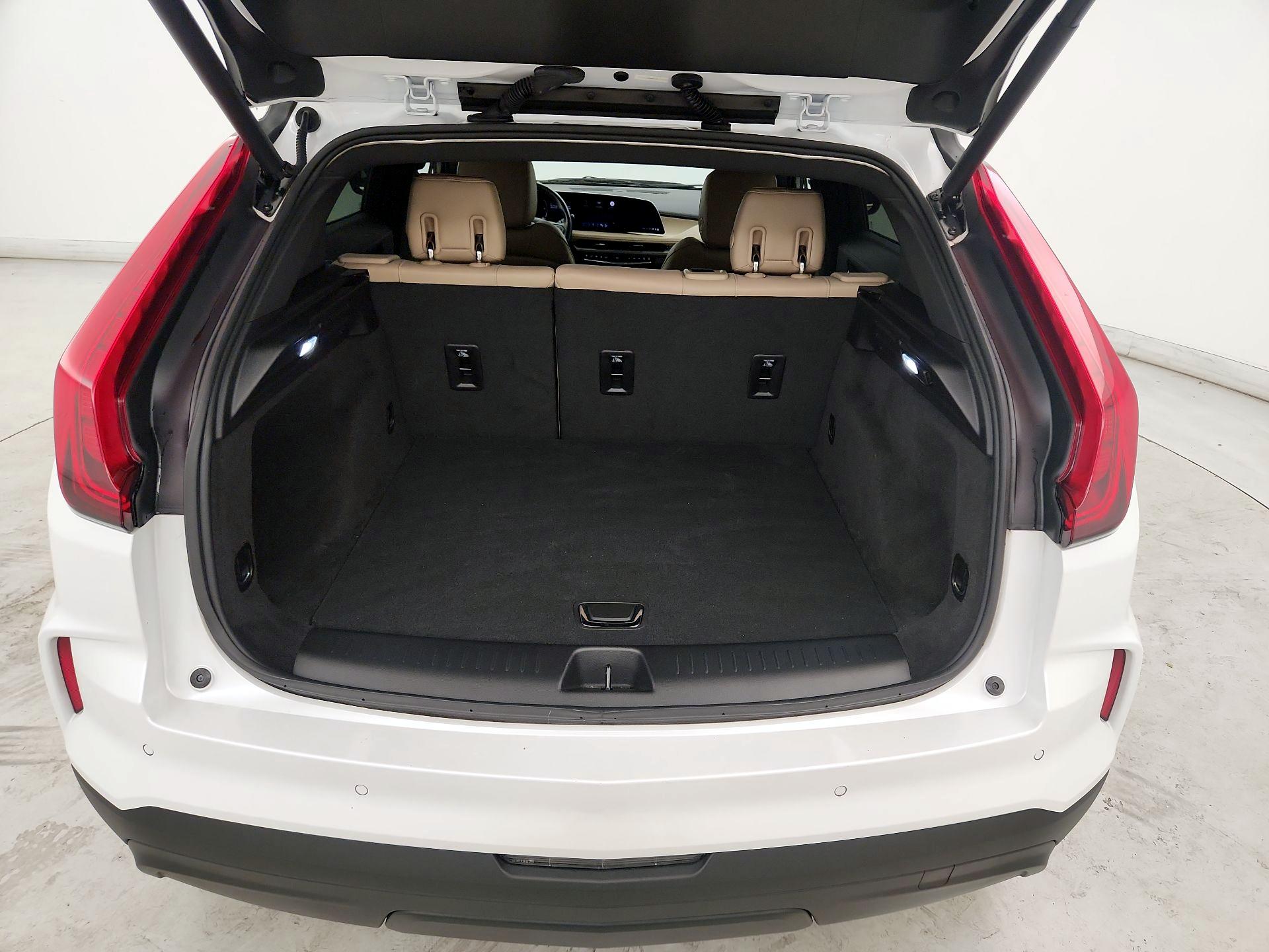 Thumbnail: 2024 Cadillac XT4 - 20