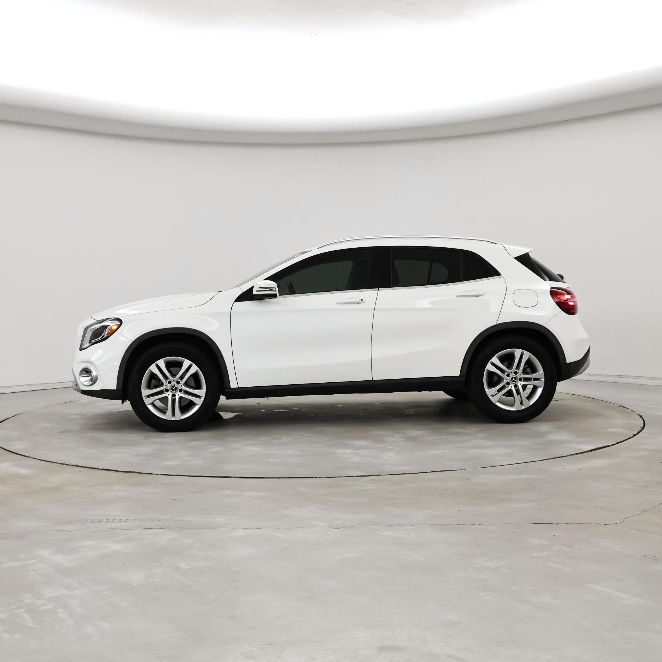 Thumbnail: 2020 Mercedes-Benz GLA - 3