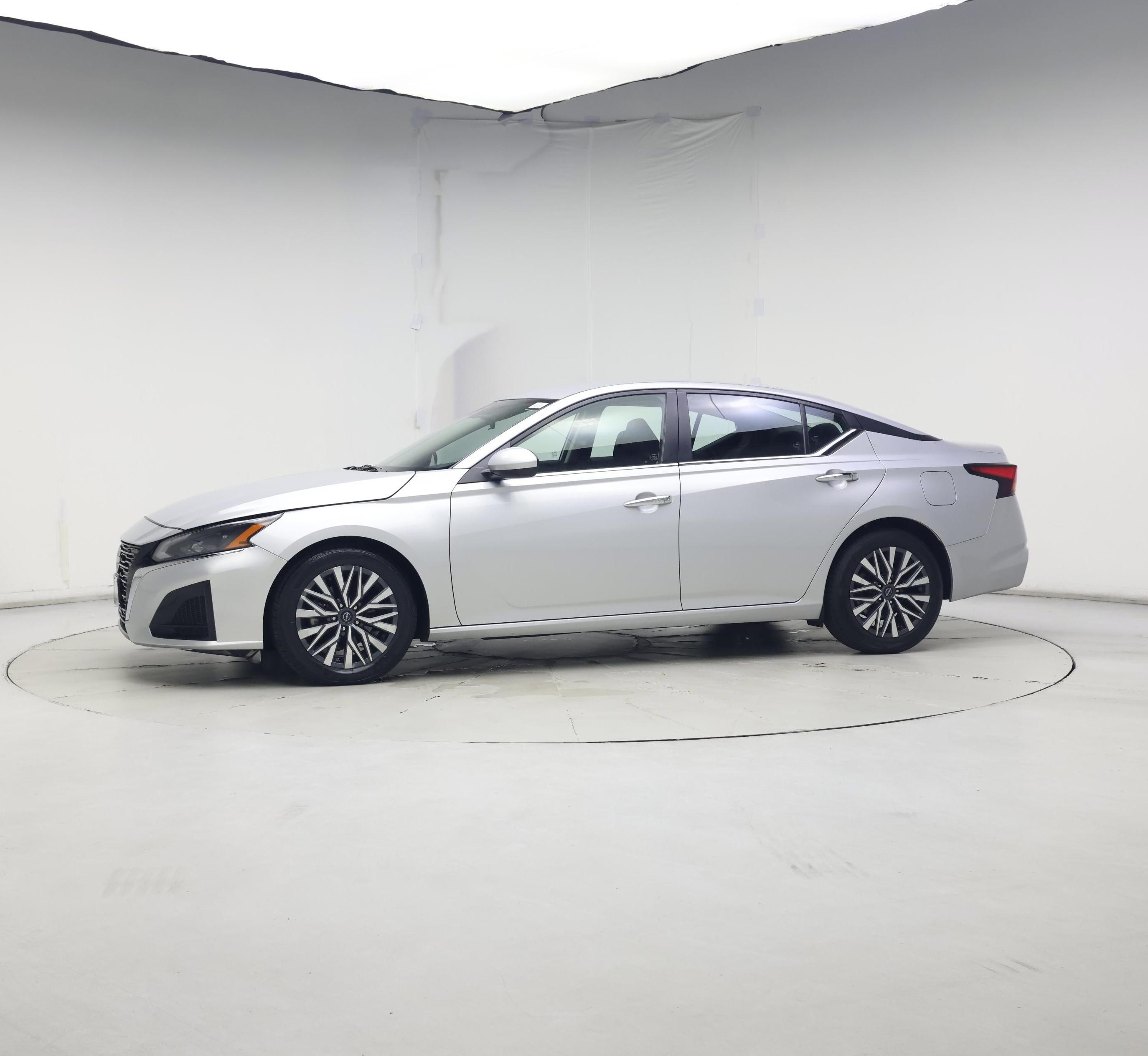 Thumbnail: 2023 Nissan Altima - 3