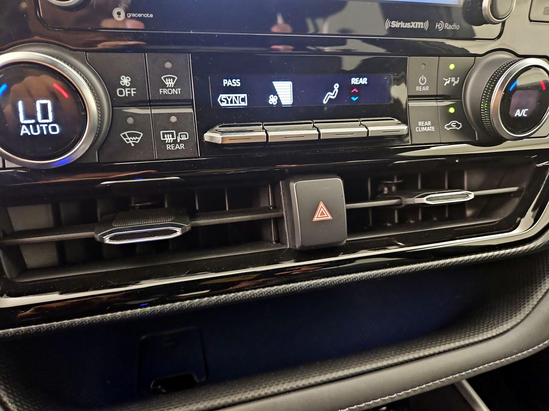 Thumbnail: 2022 Toyota Highlander - 16