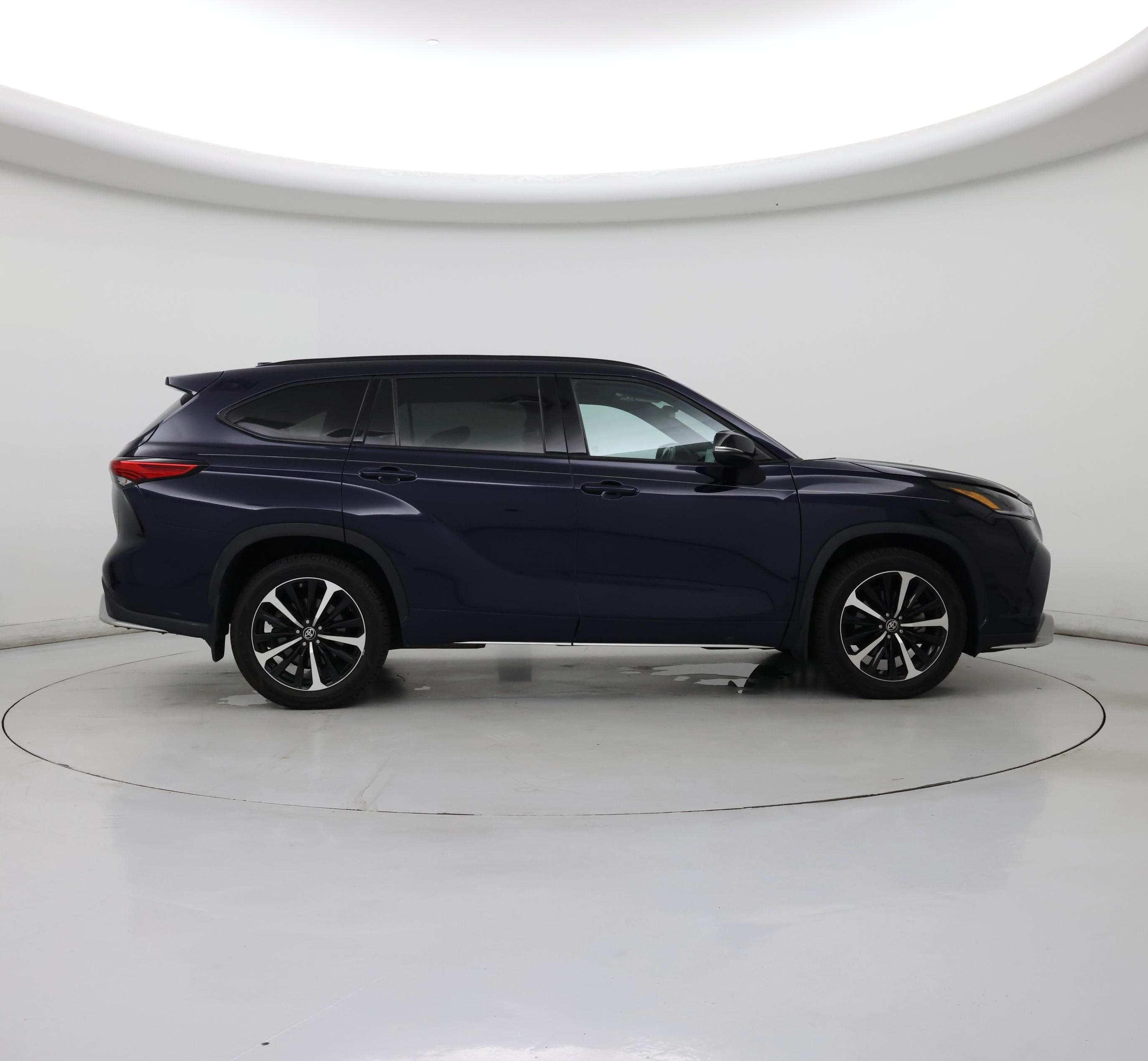 Thumbnail: 2022 Toyota Highlander - 7