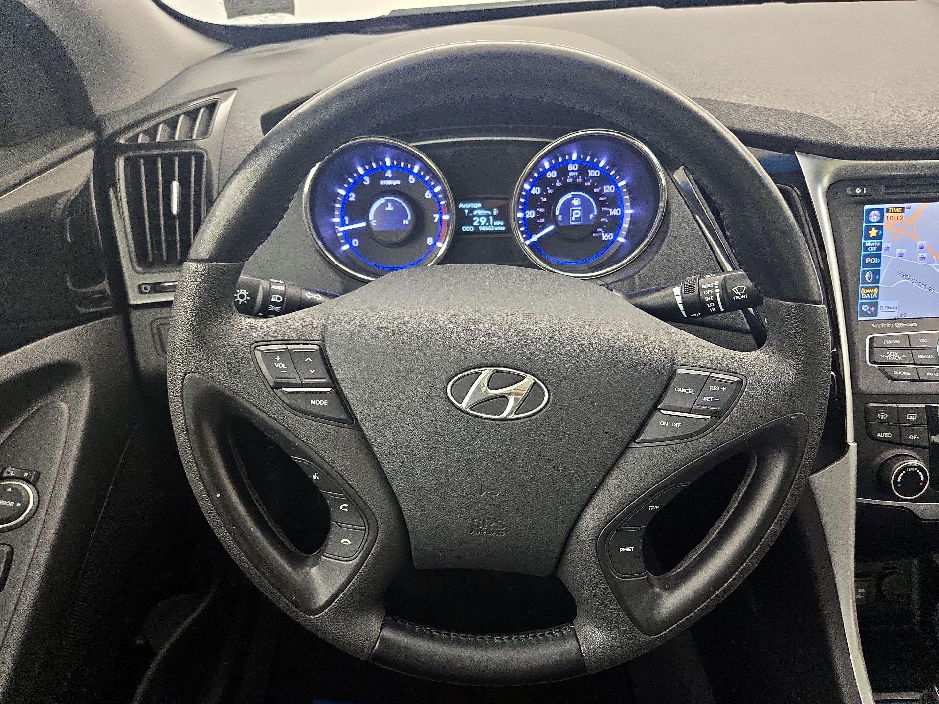Thumbnail: 2013 Hyundai Sonata - 10