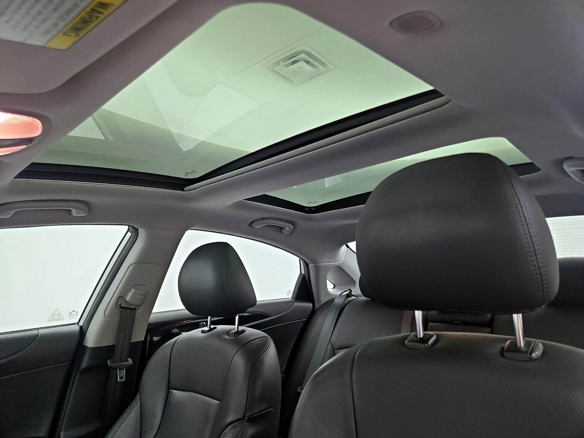Thumbnail: 2013 Hyundai Sonata - 20
