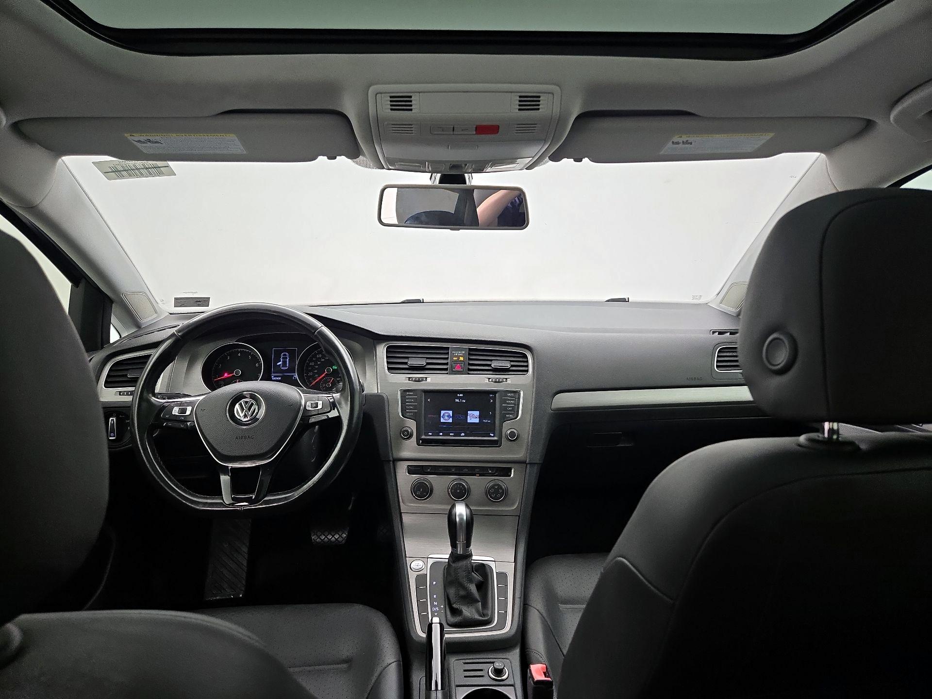 Thumbnail: 2017 Volkswagen Golf - 9