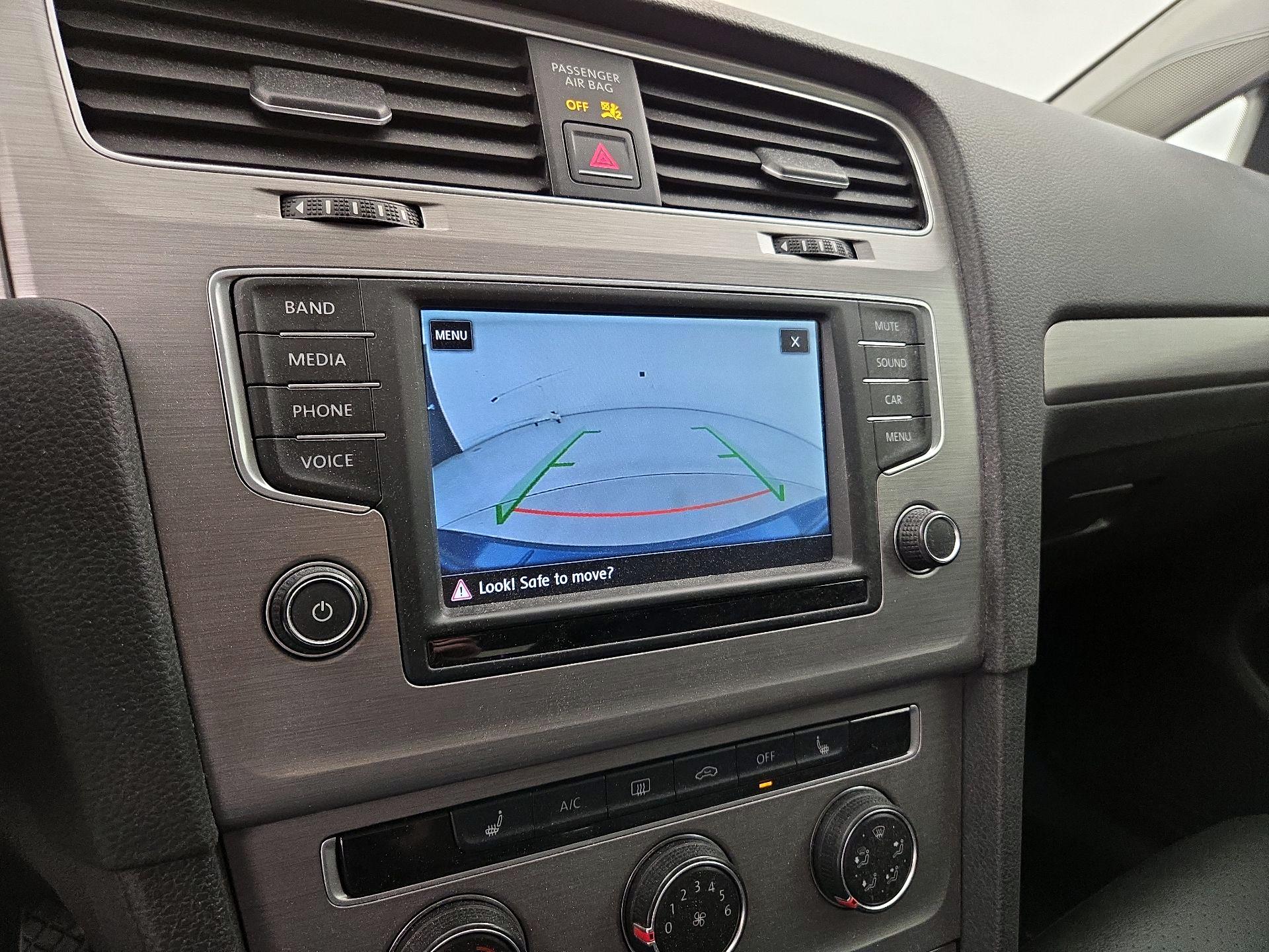 Thumbnail: 2017 Volkswagen Golf - 14