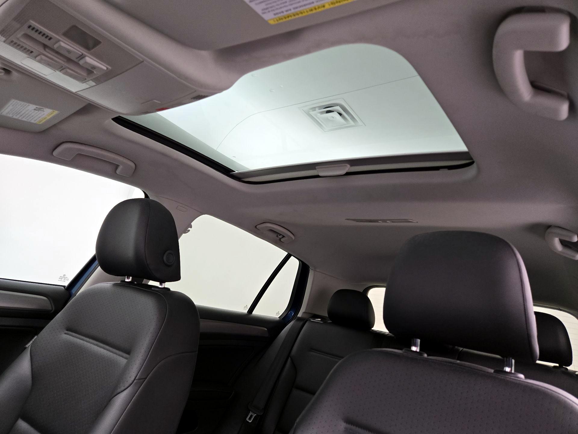 Thumbnail: 2017 Volkswagen Golf - 19