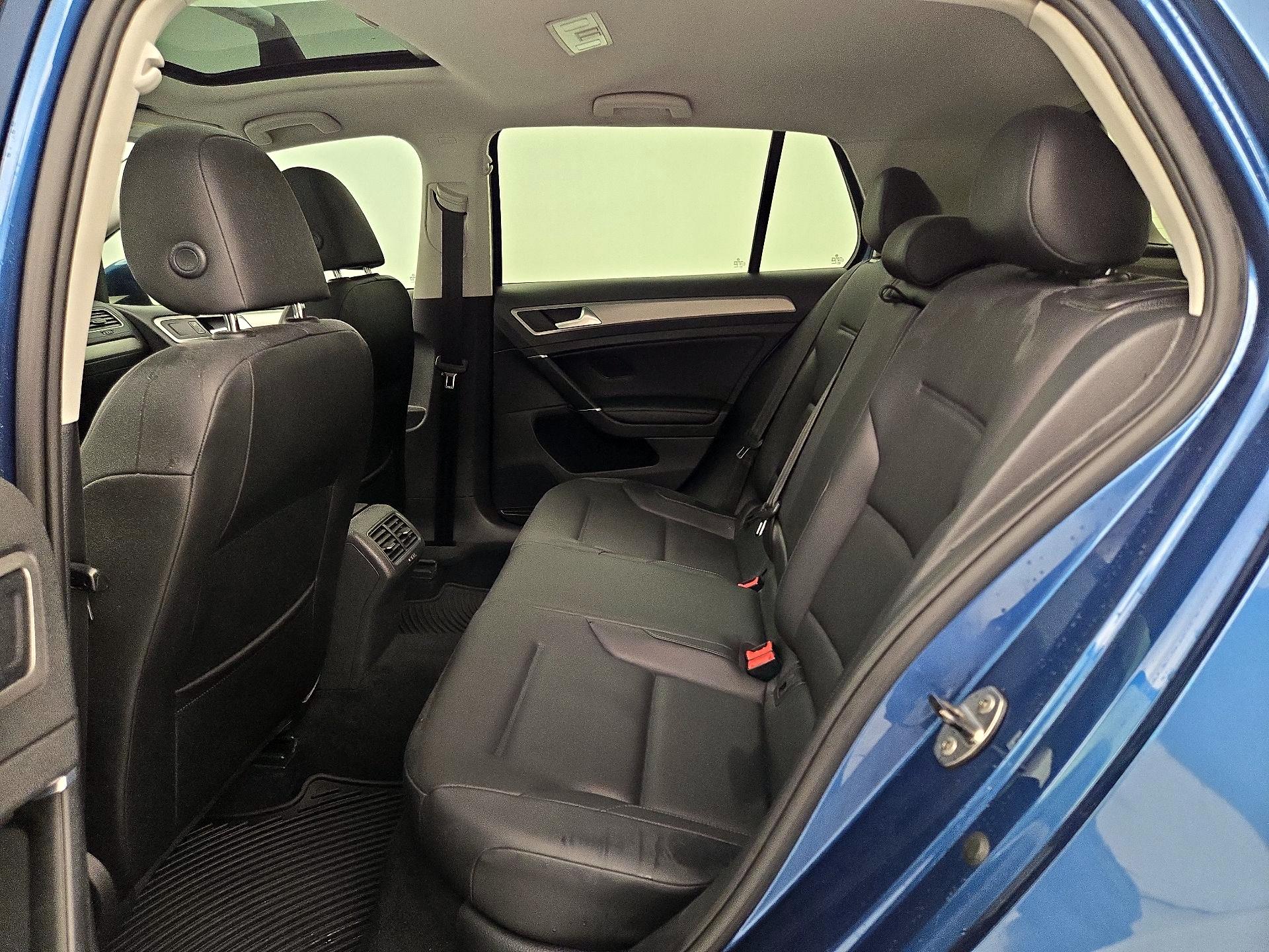 Thumbnail: 2017 Volkswagen Golf - 20