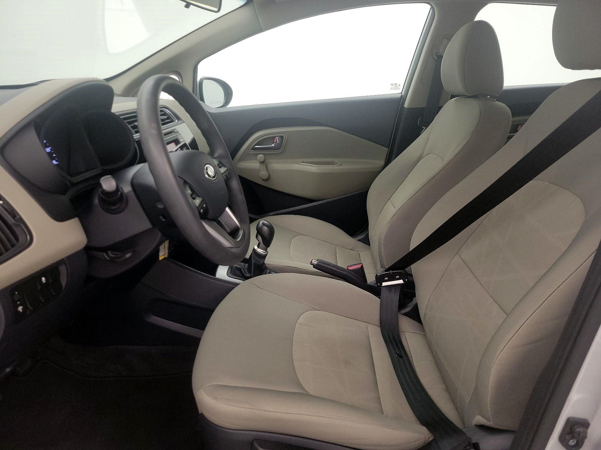 Thumbnail: 2017 Kia Rio - 11