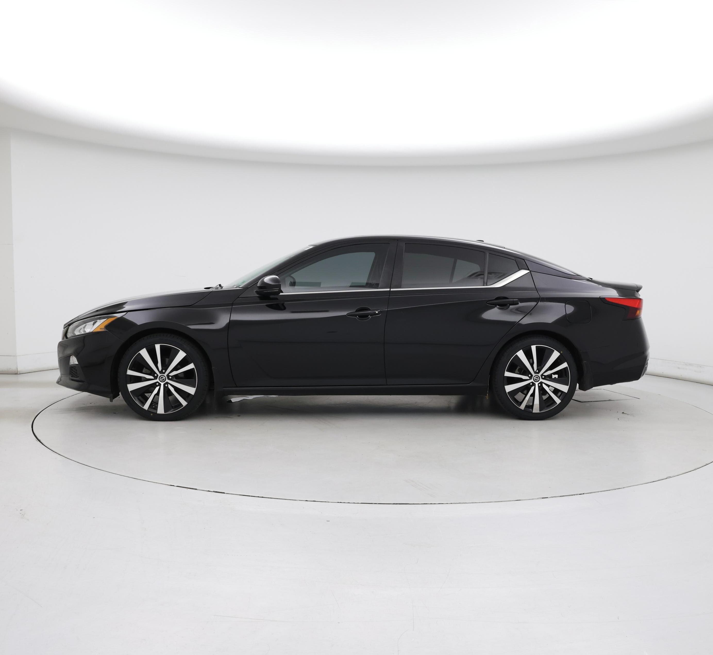 Thumbnail: 2020 Nissan Altima - 3