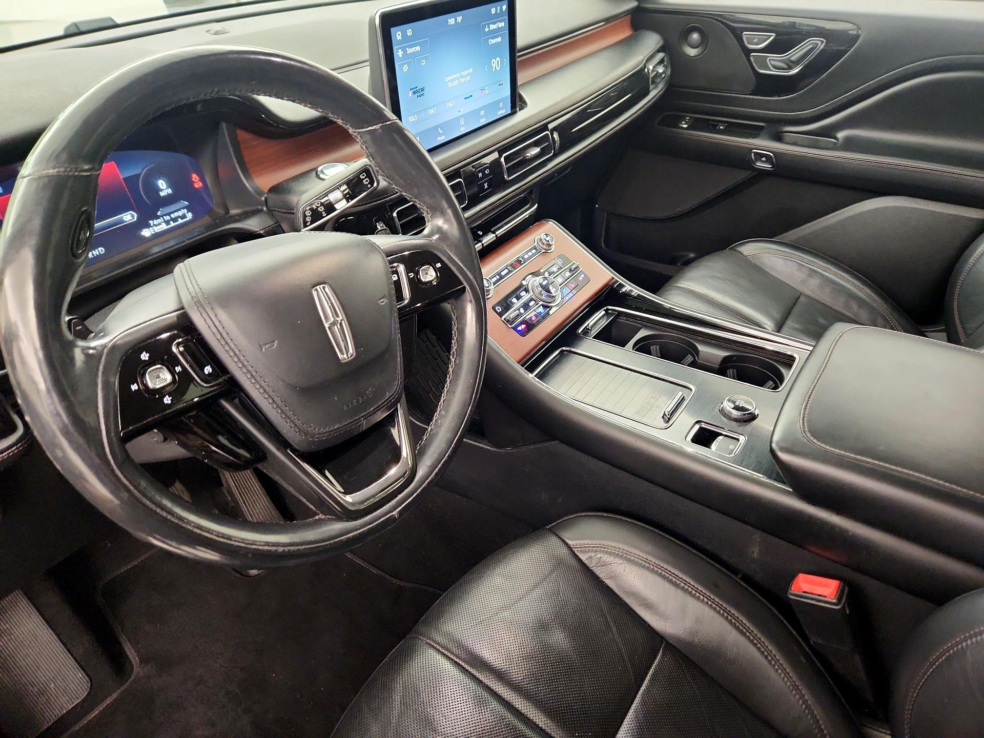 Thumbnail: 2020 Lincoln Aviator - 11
