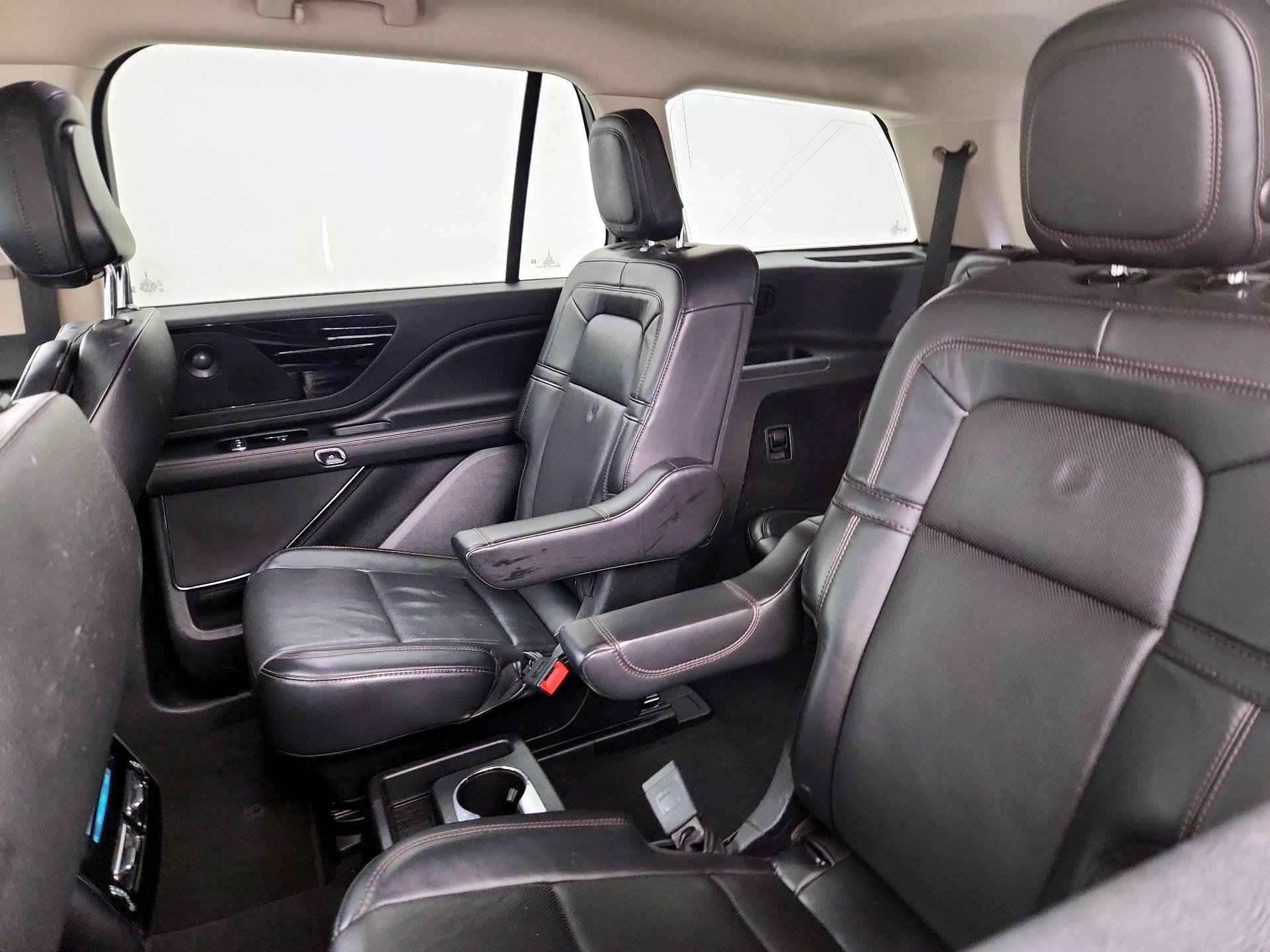 Thumbnail: 2020 Lincoln Aviator - 18