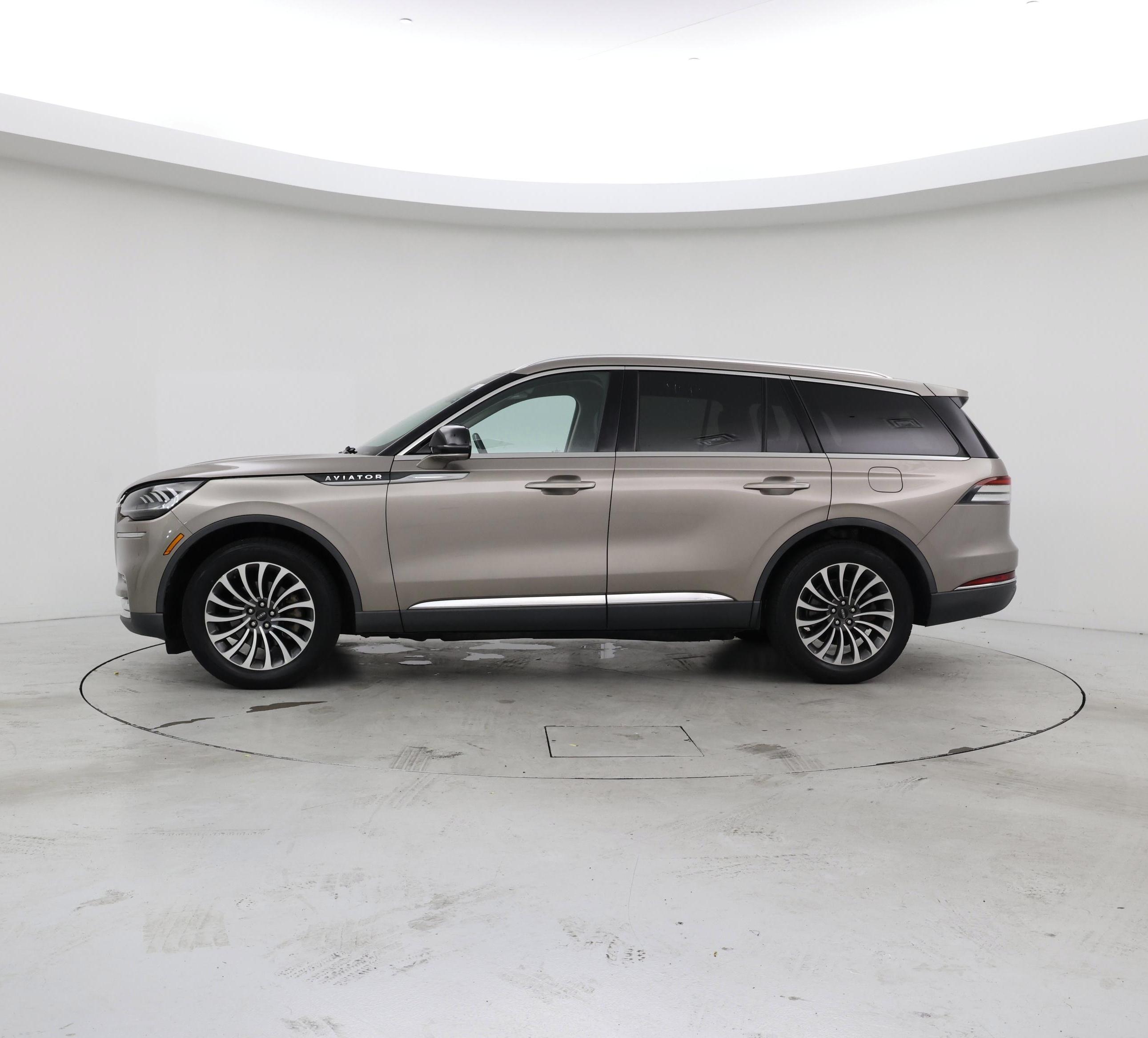Thumbnail: 2020 Lincoln Aviator - 3