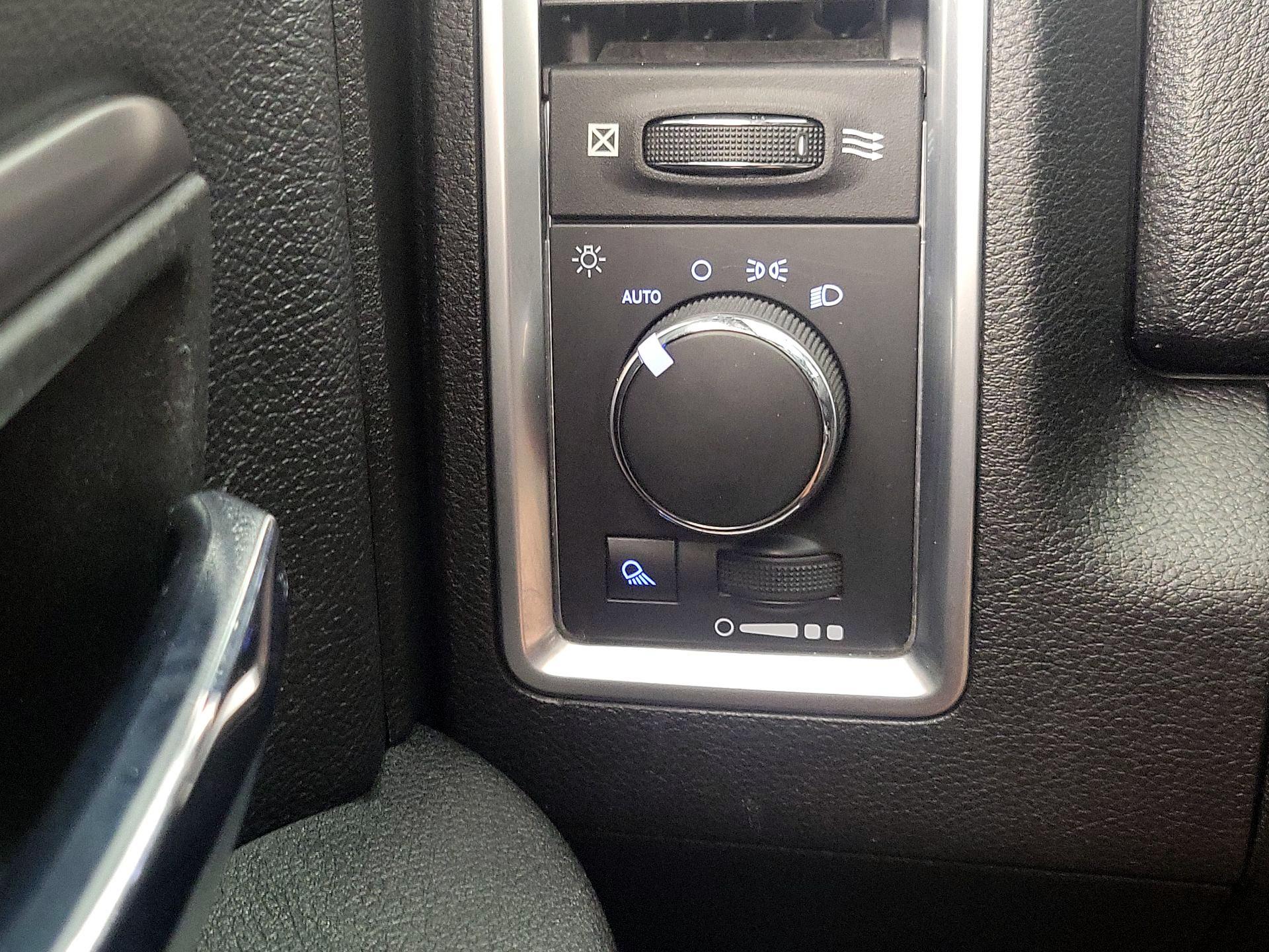 Thumbnail: 2021 RAM 1500 Classic - 13