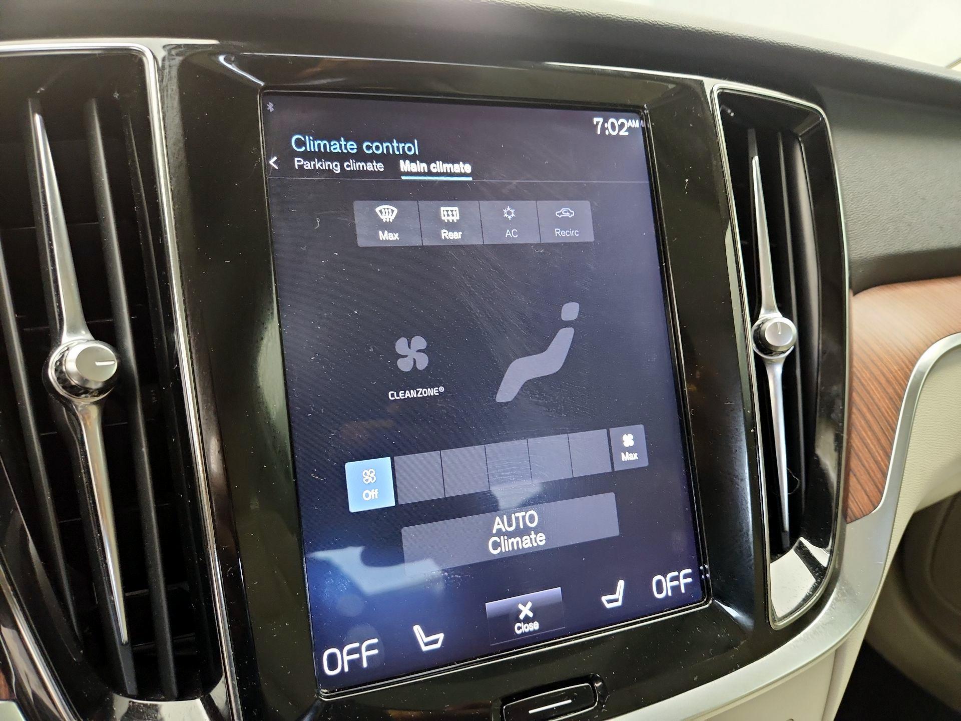 Thumbnail: 2019 Volvo S60 - 16