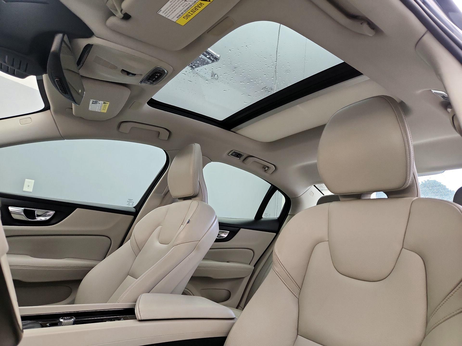 Thumbnail: 2019 Volvo S60 - 19