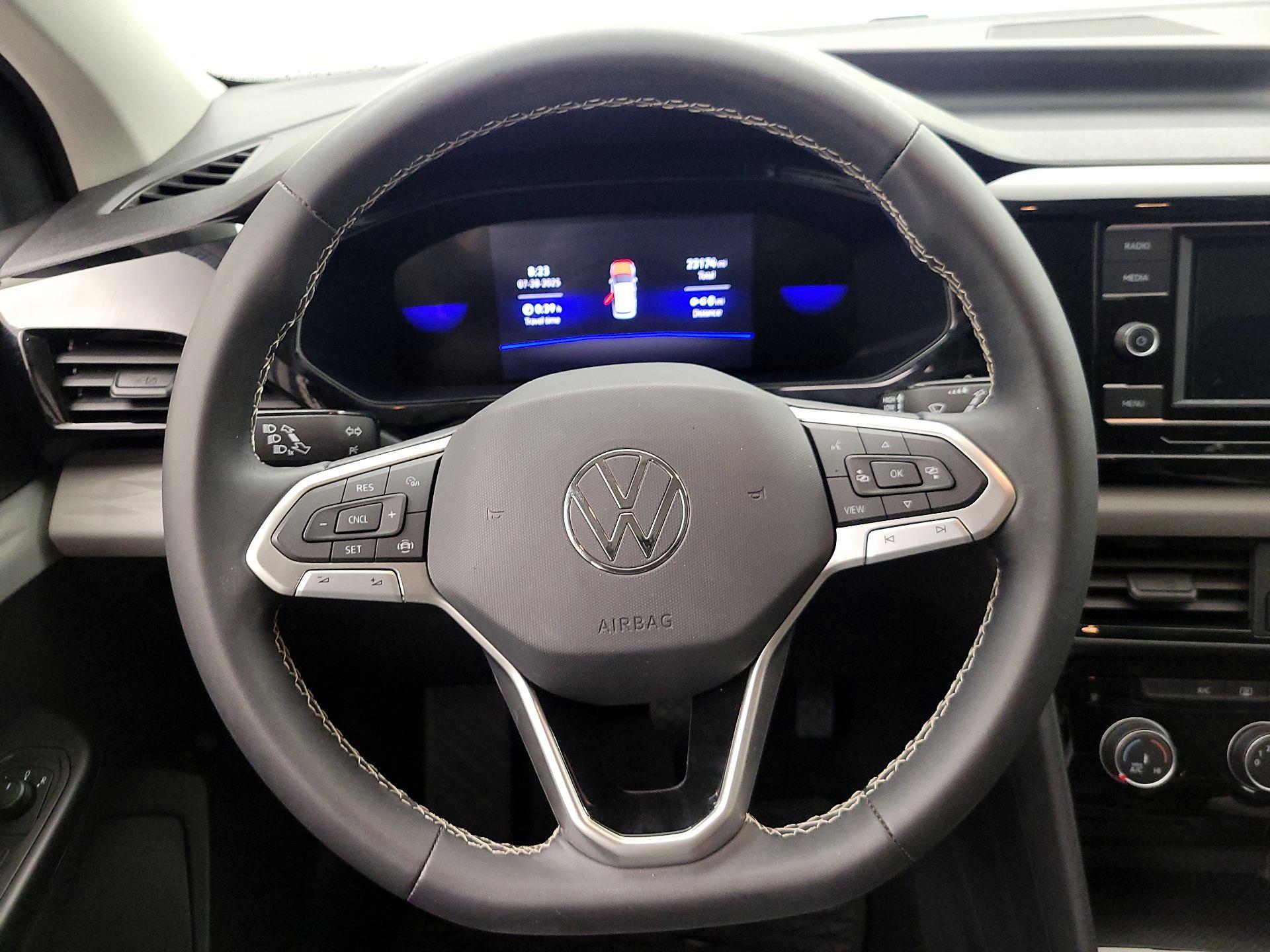 Thumbnail: 2023 Volkswagen Taos - 10