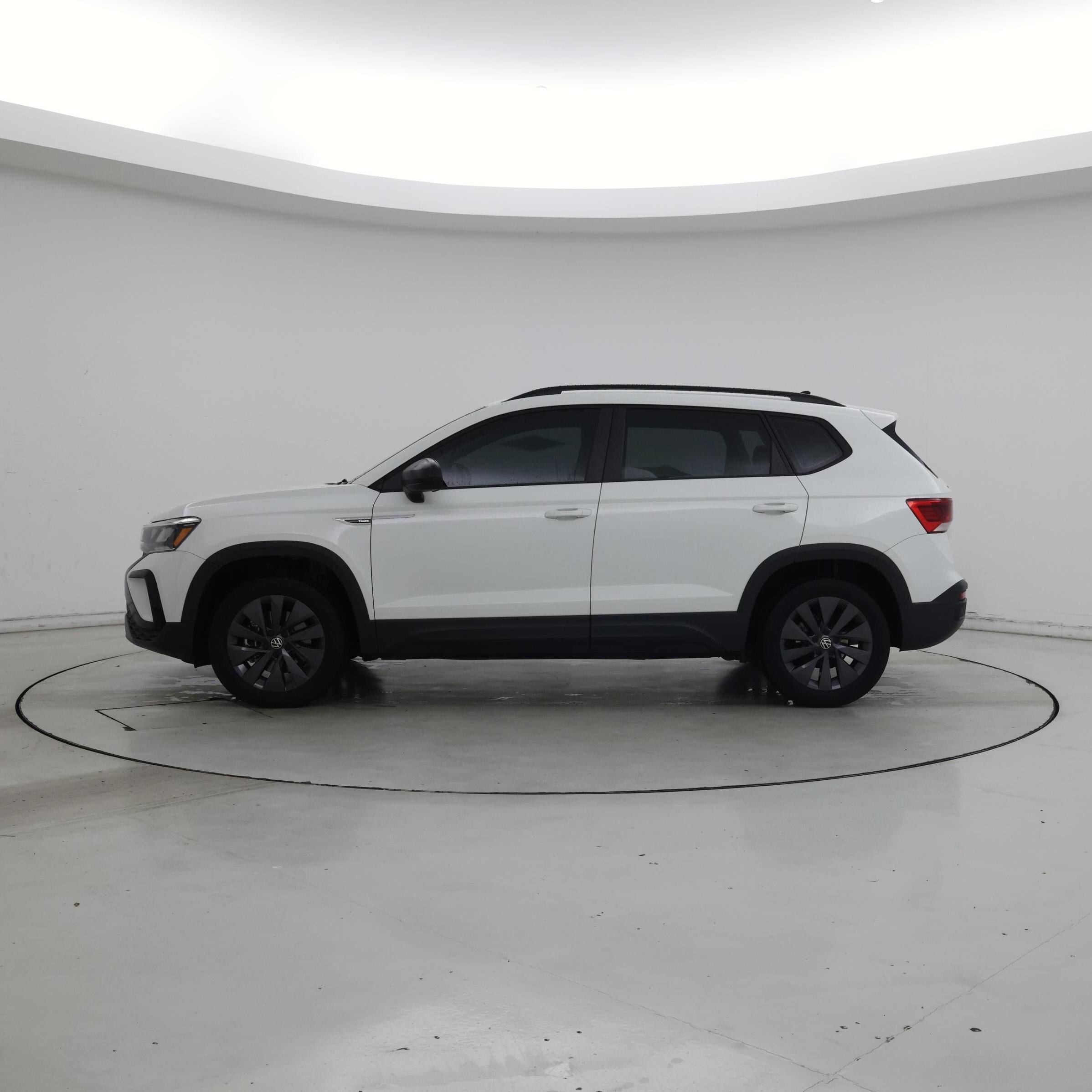 Thumbnail: 2023 Volkswagen Taos - 3