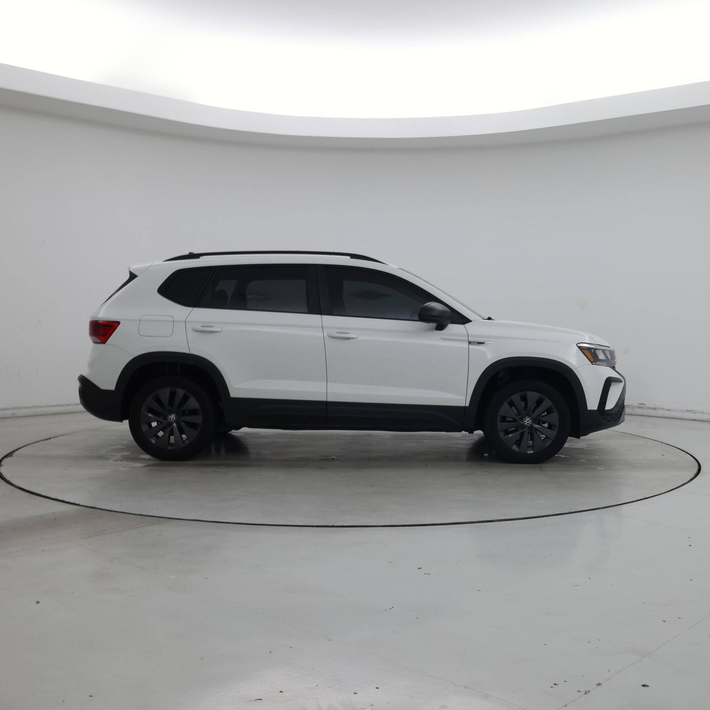 Thumbnail: 2023 Volkswagen Taos - 7
